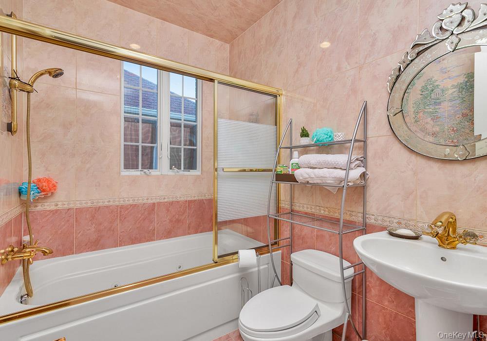 #20 photo, 17624 Kildare Road, クイーンズ区 Jamaica Estates , NY 11432