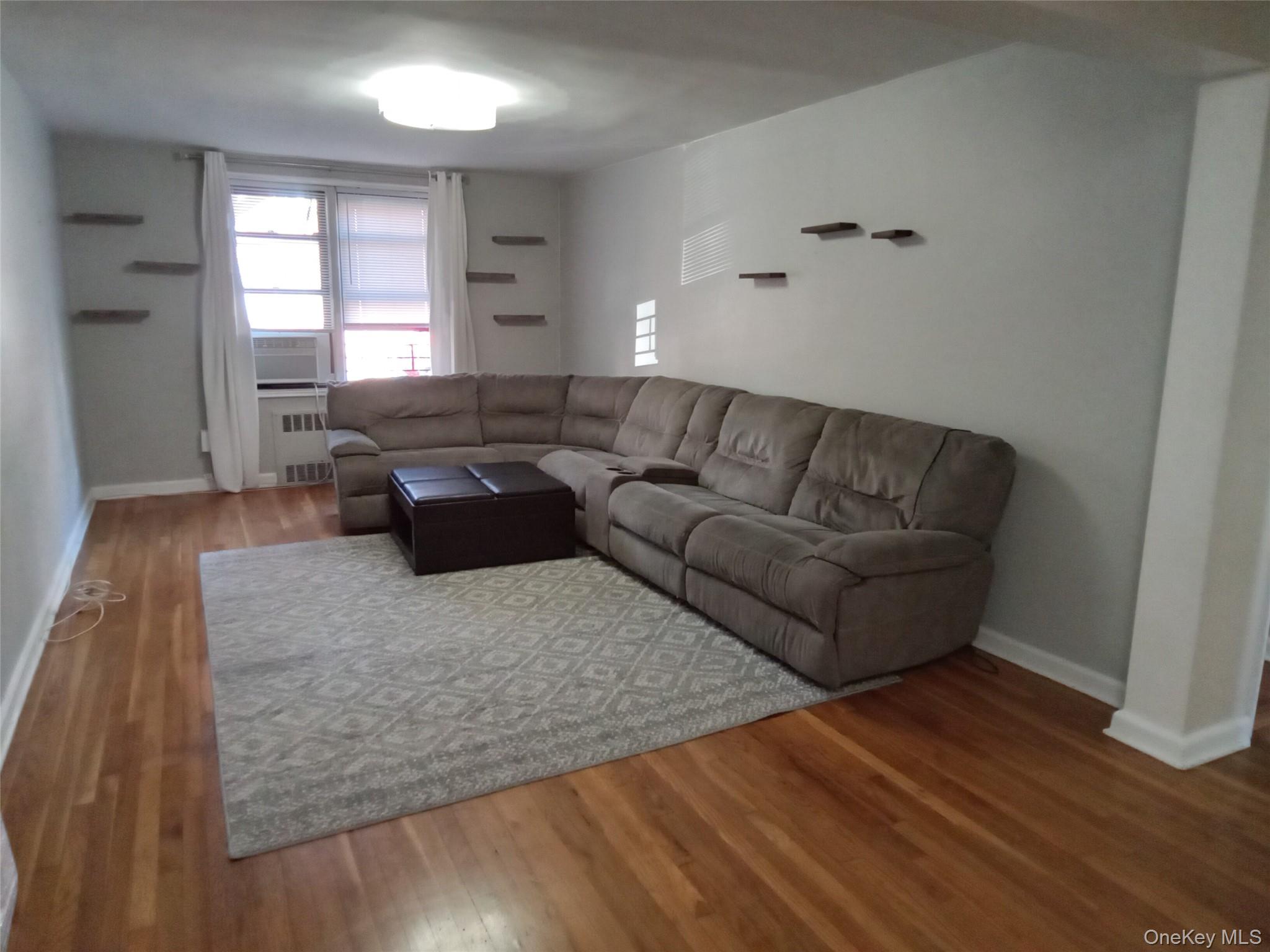 #14 photo, 10212 65th Avenue, クイーンズ区 Forest Hills , NY 11375