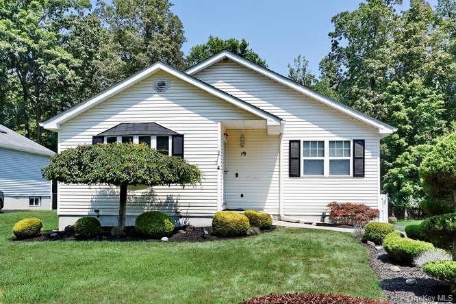 #1 photo, 19 Pleasant Avenue, Middletown , NY 10940