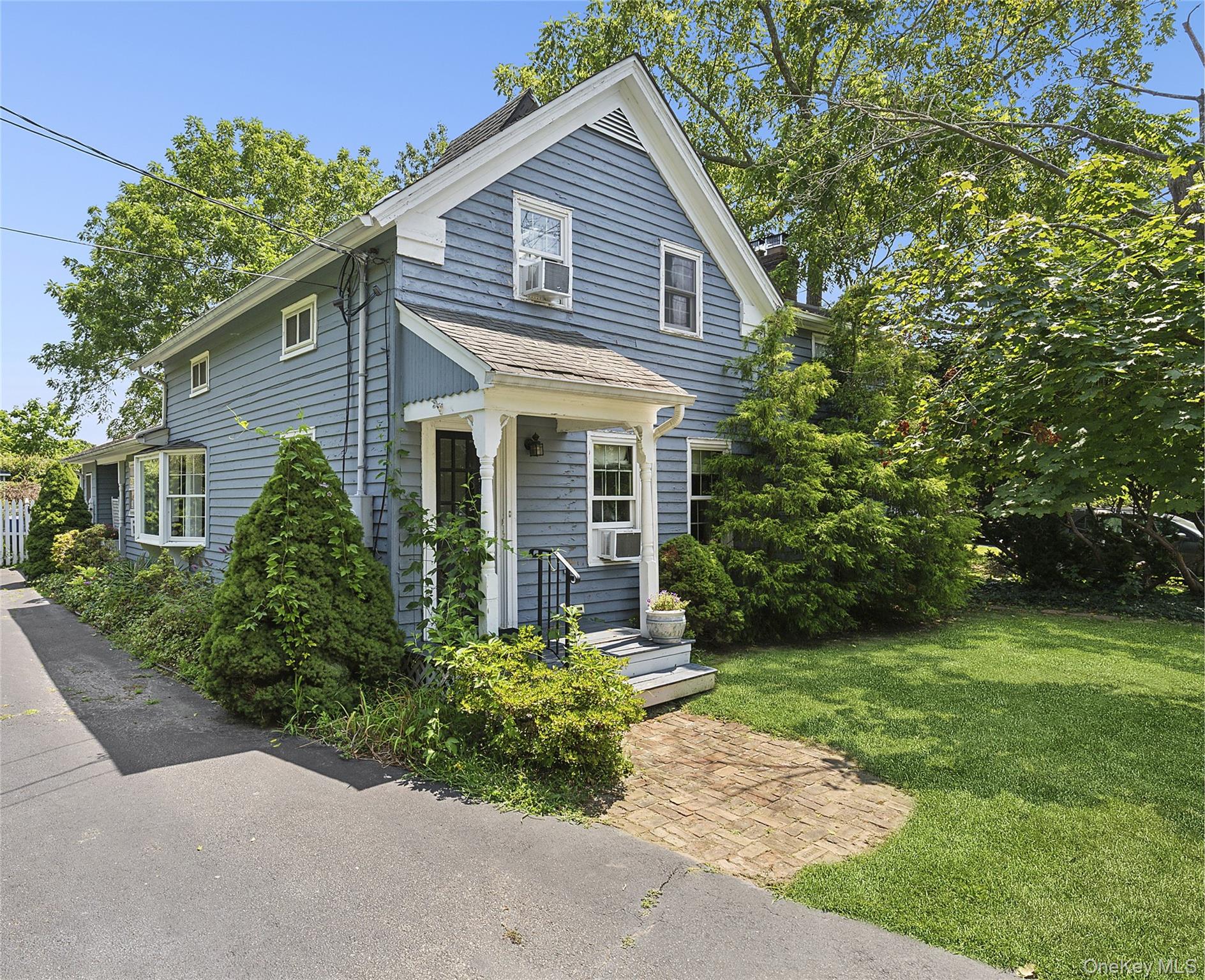 #1 photo, 21 HAWKINS Avenue, 東長島 Center Moriches , NY 11934