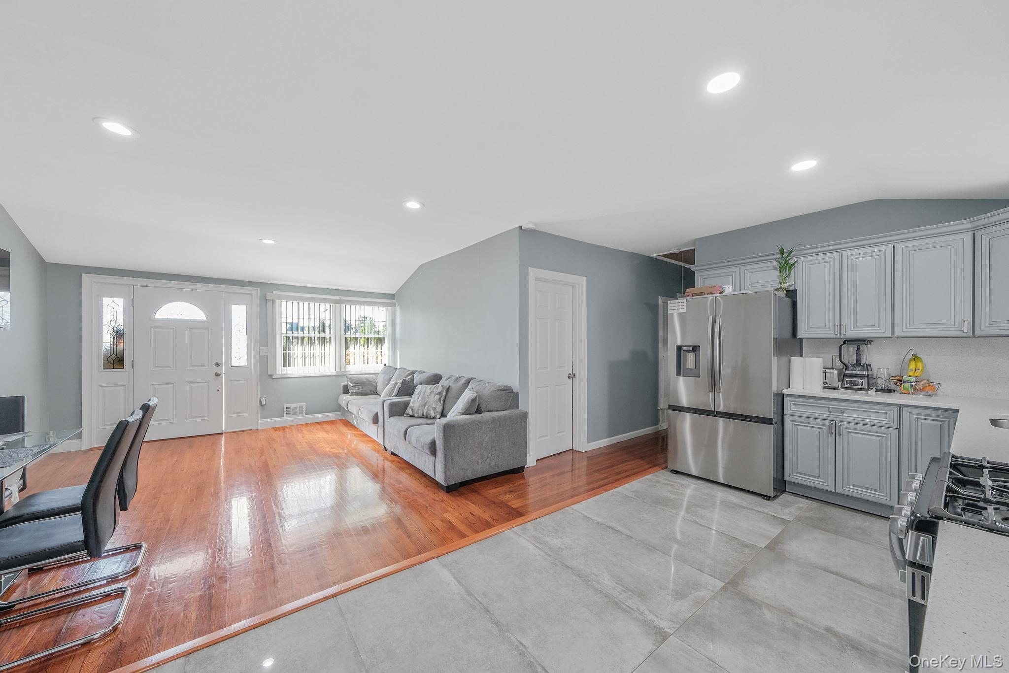 #12 photo, 1010 Motor Parkway, सफ़ोक काउंटी Central Islip , NY 11722