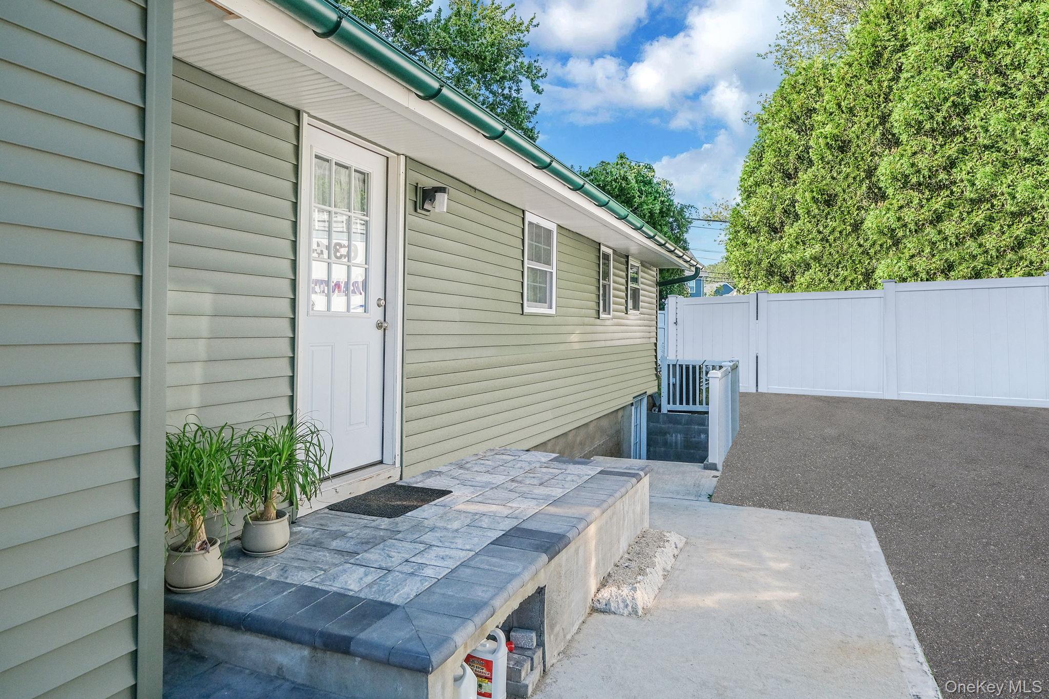 #4 photo, 1010 Motor Parkway, सफ़ोक काउंटी Central Islip , NY 11722