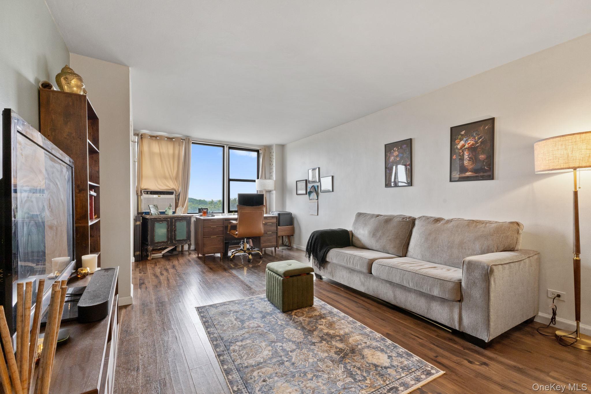 #11 photo, 3121 Middletown Road, Bronx , NY 10461