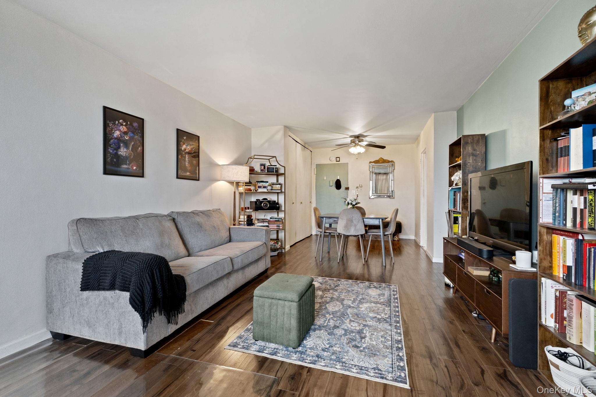 #12 photo, 3121 Middletown Road, Bronx , NY 10461