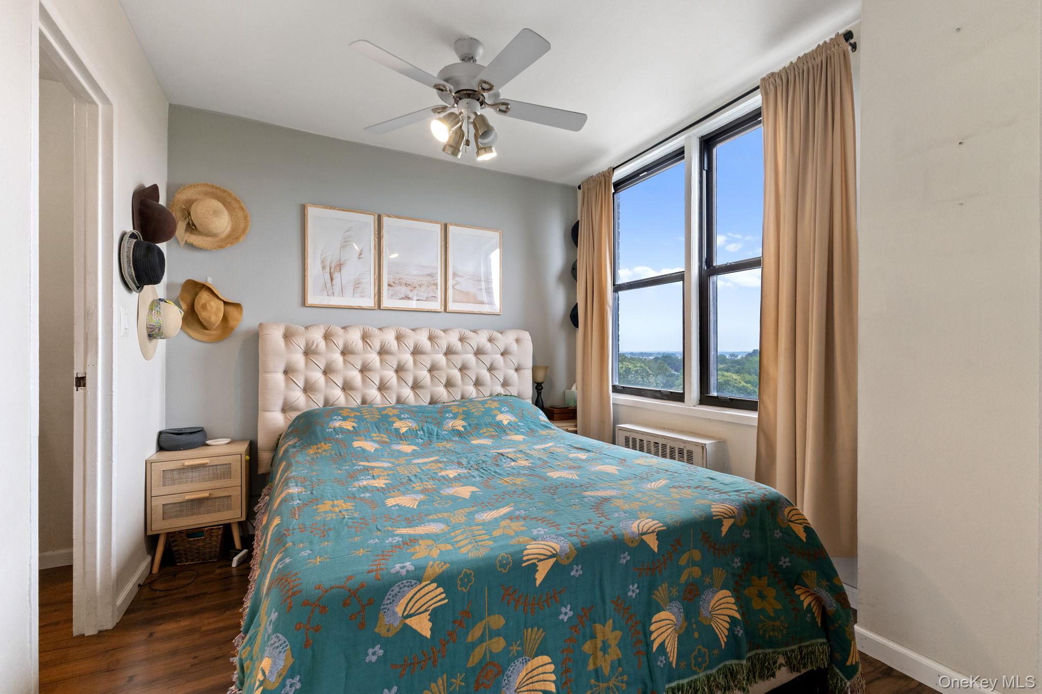 #17 photo, 3121 Middletown Road, Bronx , NY 10461