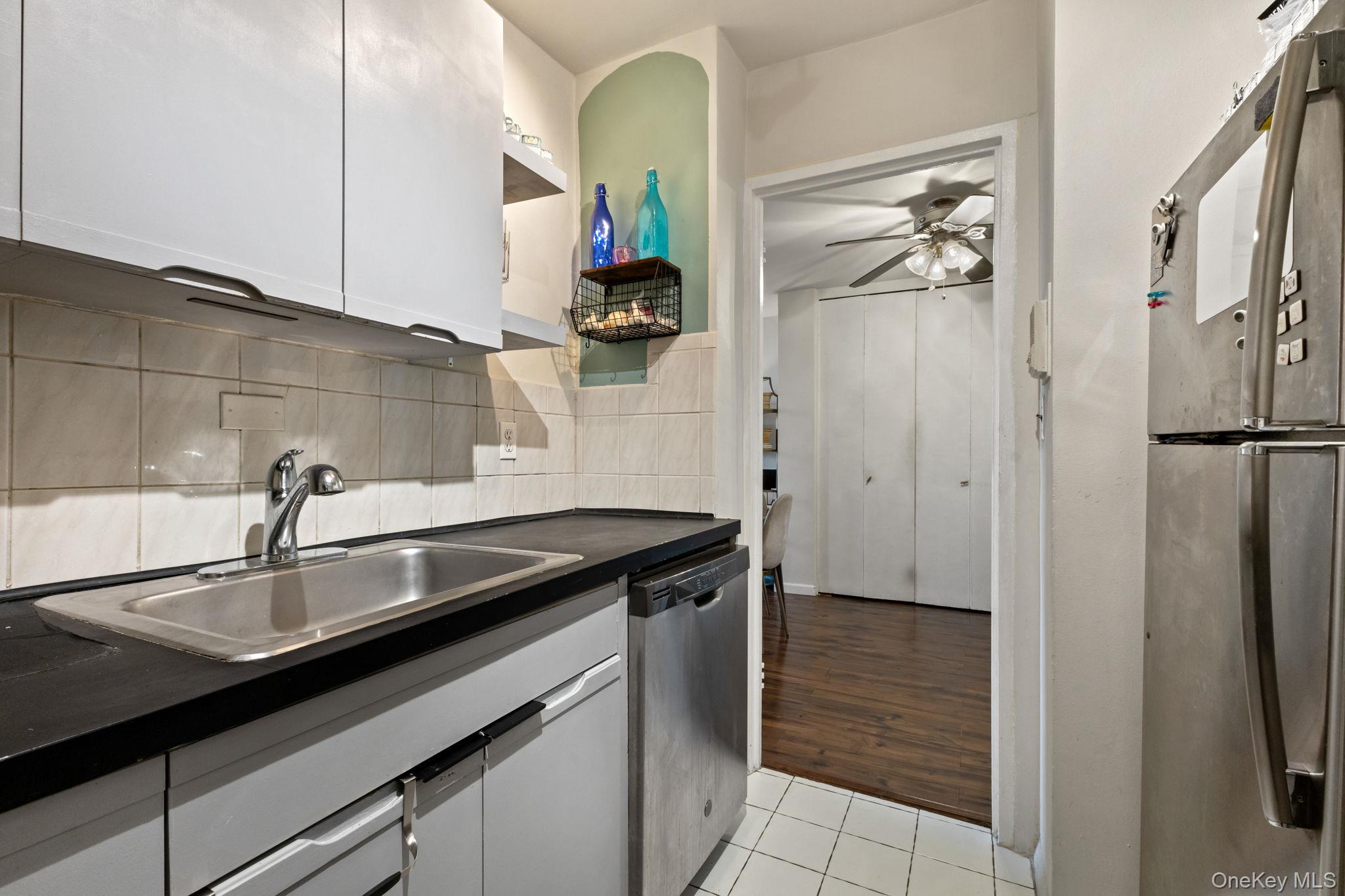 #9 photo, 3121 Middletown Road, Bronx , NY 10461