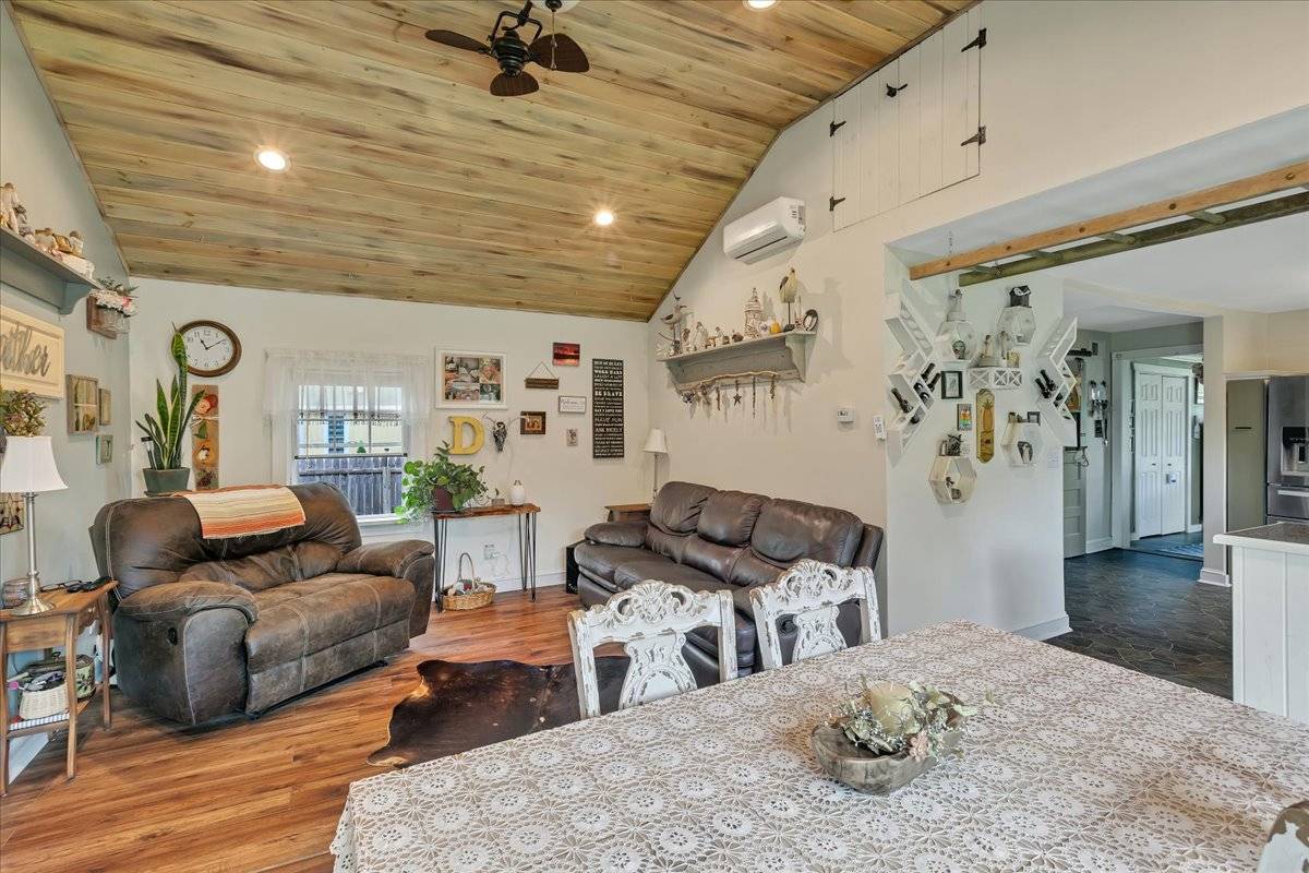 #10 photo, 876 US RT 4, Schuylerville , NY 12871