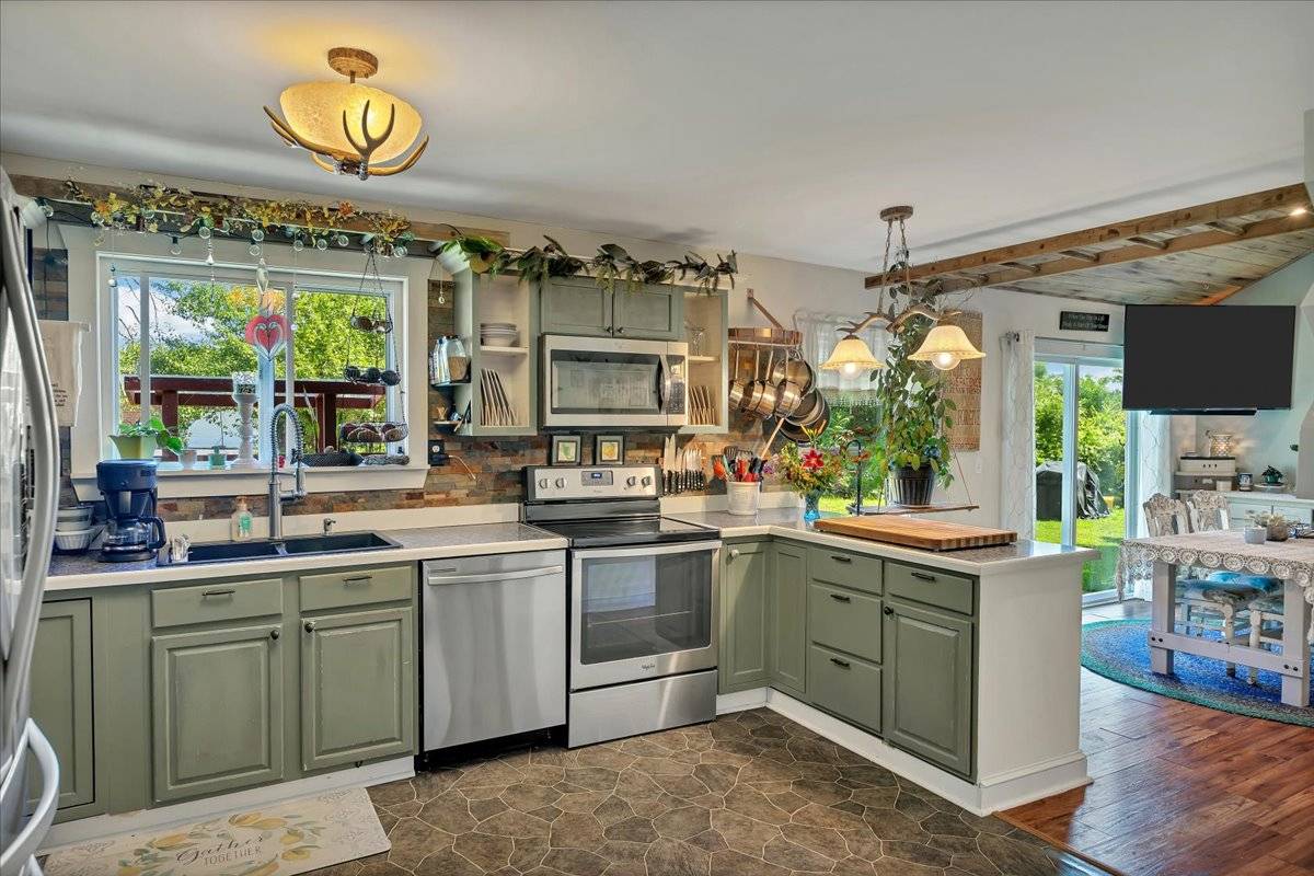 #14 photo, 876 US RT 4, Schuylerville , NY 12871