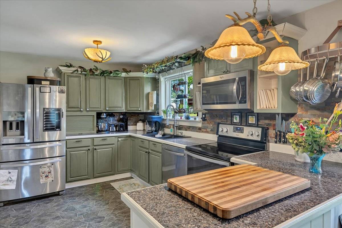 #16 photo, 876 US RT 4, Schuylerville , NY 12871