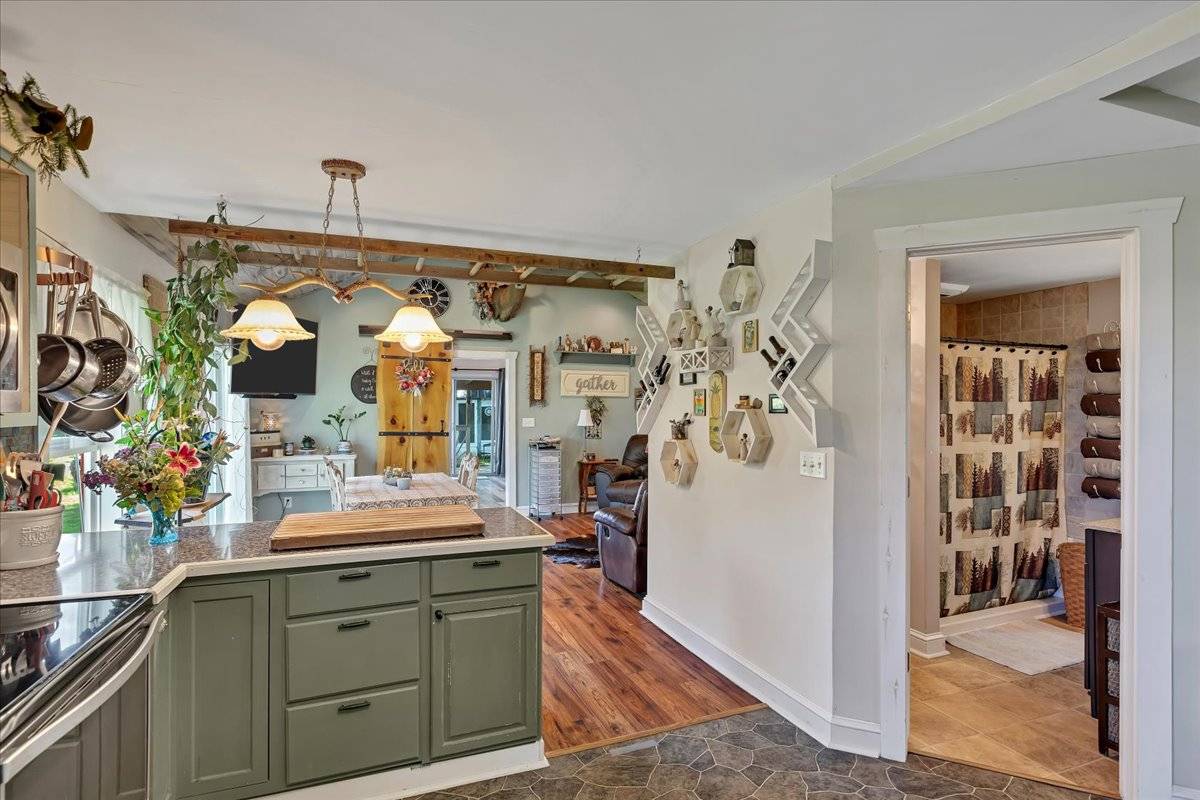 #17 photo, 876 US RT 4, Schuylerville , NY 12871