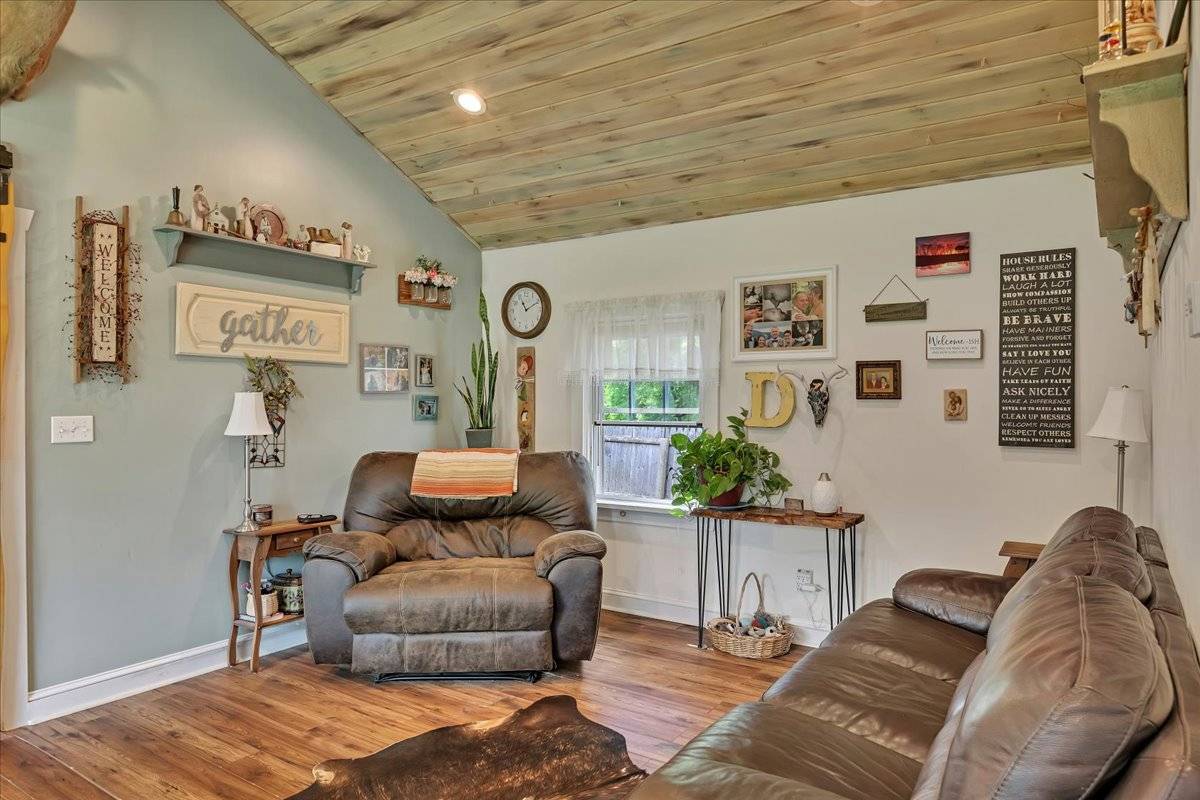 #8 photo, 876 US RT 4, Schuylerville , NY 12871