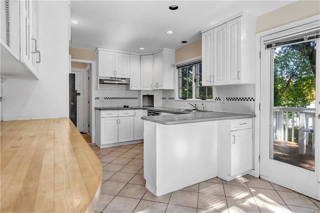 #11 photo, 1058 Wilmot Road, Scarsdale , NY 10583