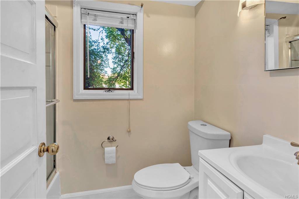 #17 photo, 1058 Wilmot Road, Scarsdale , NY 10583