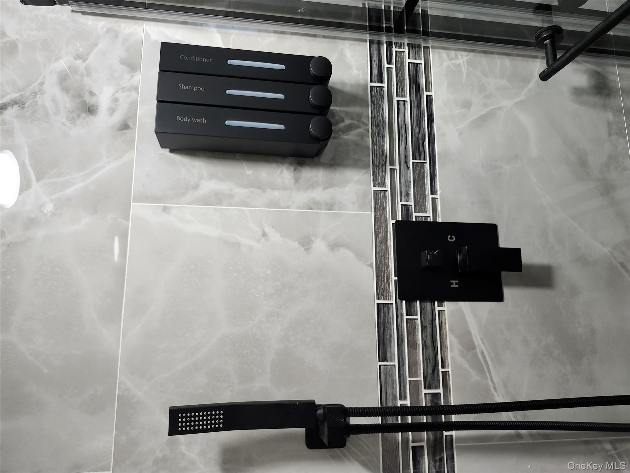 #20 photo, 3 Brook Lane, Levittown , NY 11756