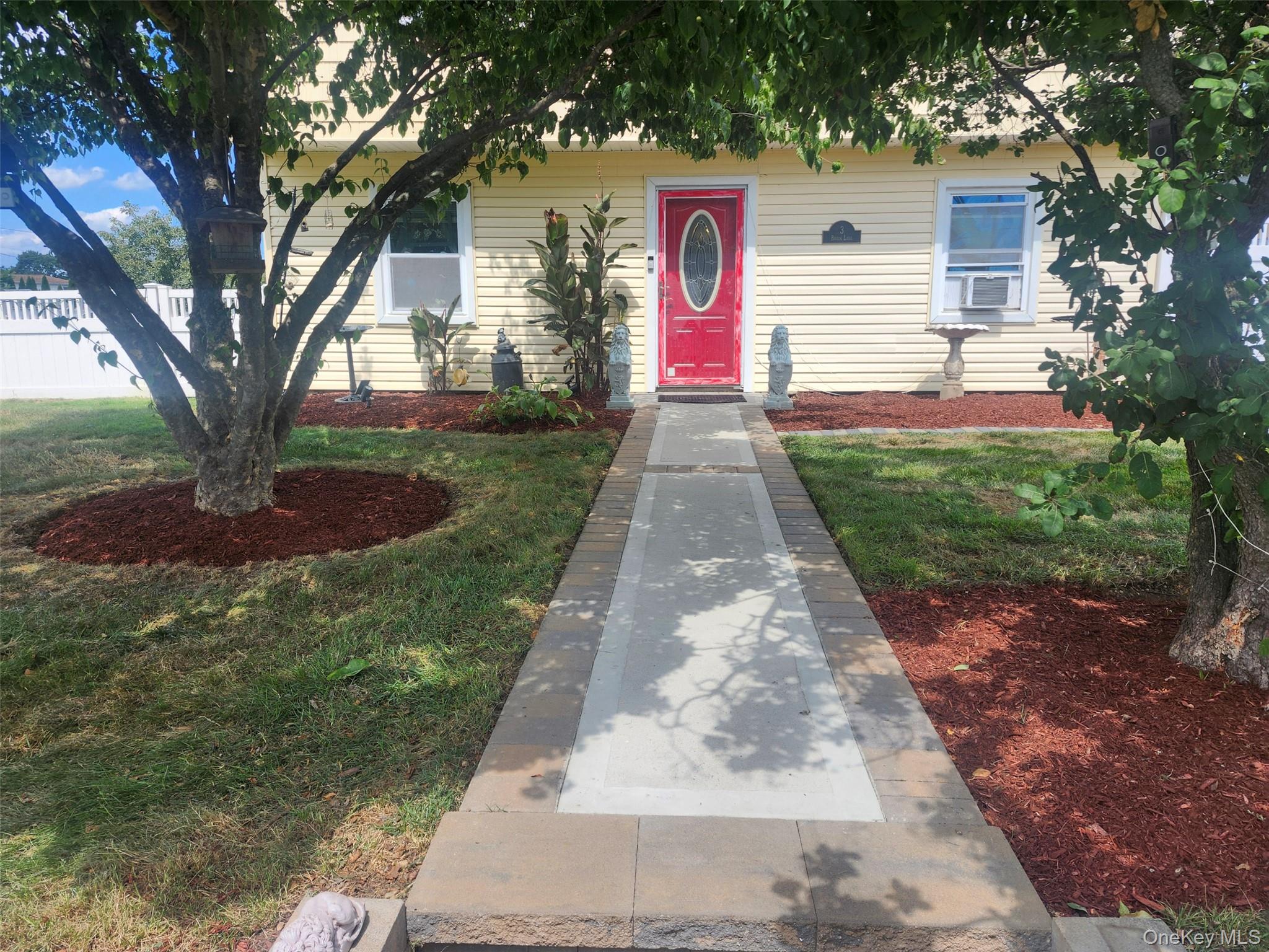 #4 photo, 3 Brook Lane, ナッソー郡 Levittown , NY 11756