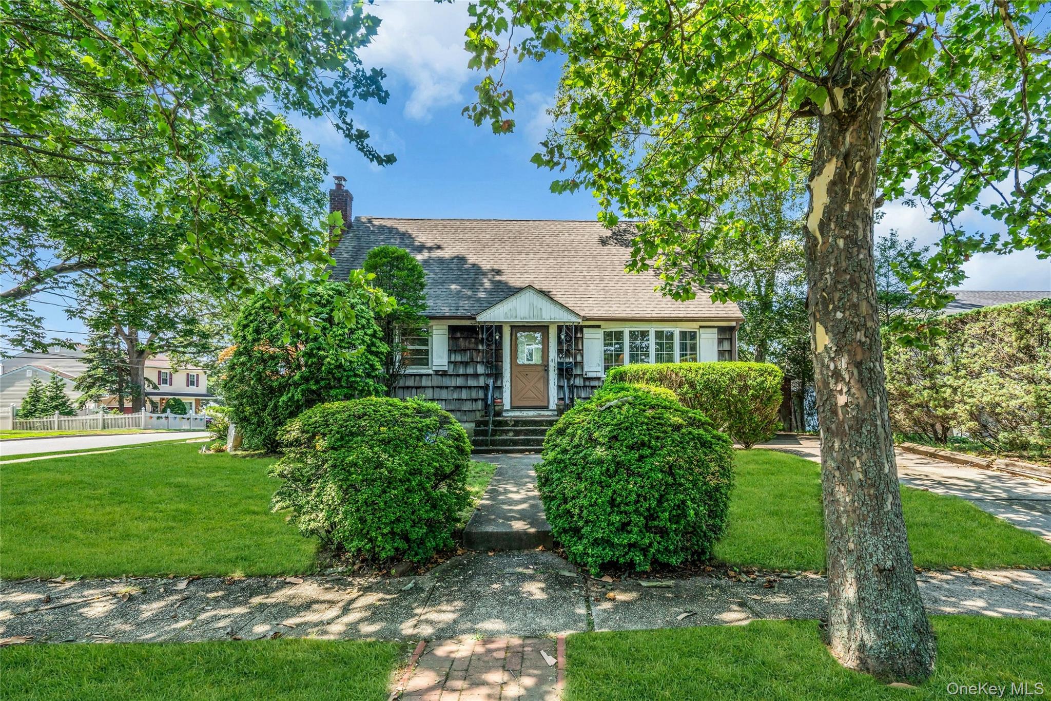 #1 photo, 42 Summit Street, Plainview , NY 11803