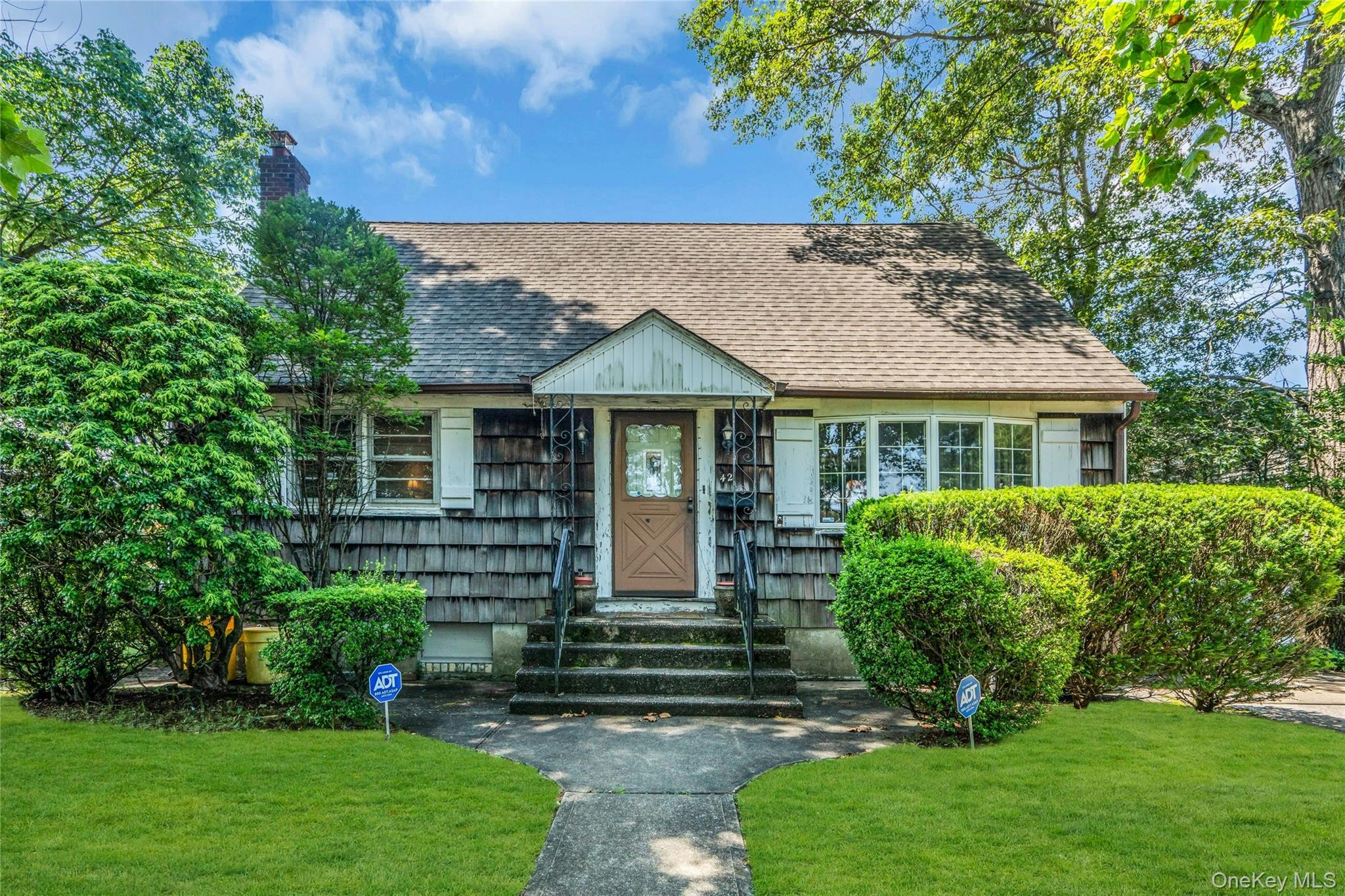 #2 photo, 42 Summit Street, Plainview , NY 11803