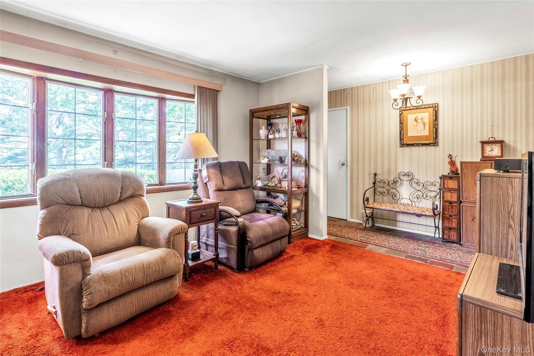 #5 photo, 42 Summit Street, Plainview , NY 11803