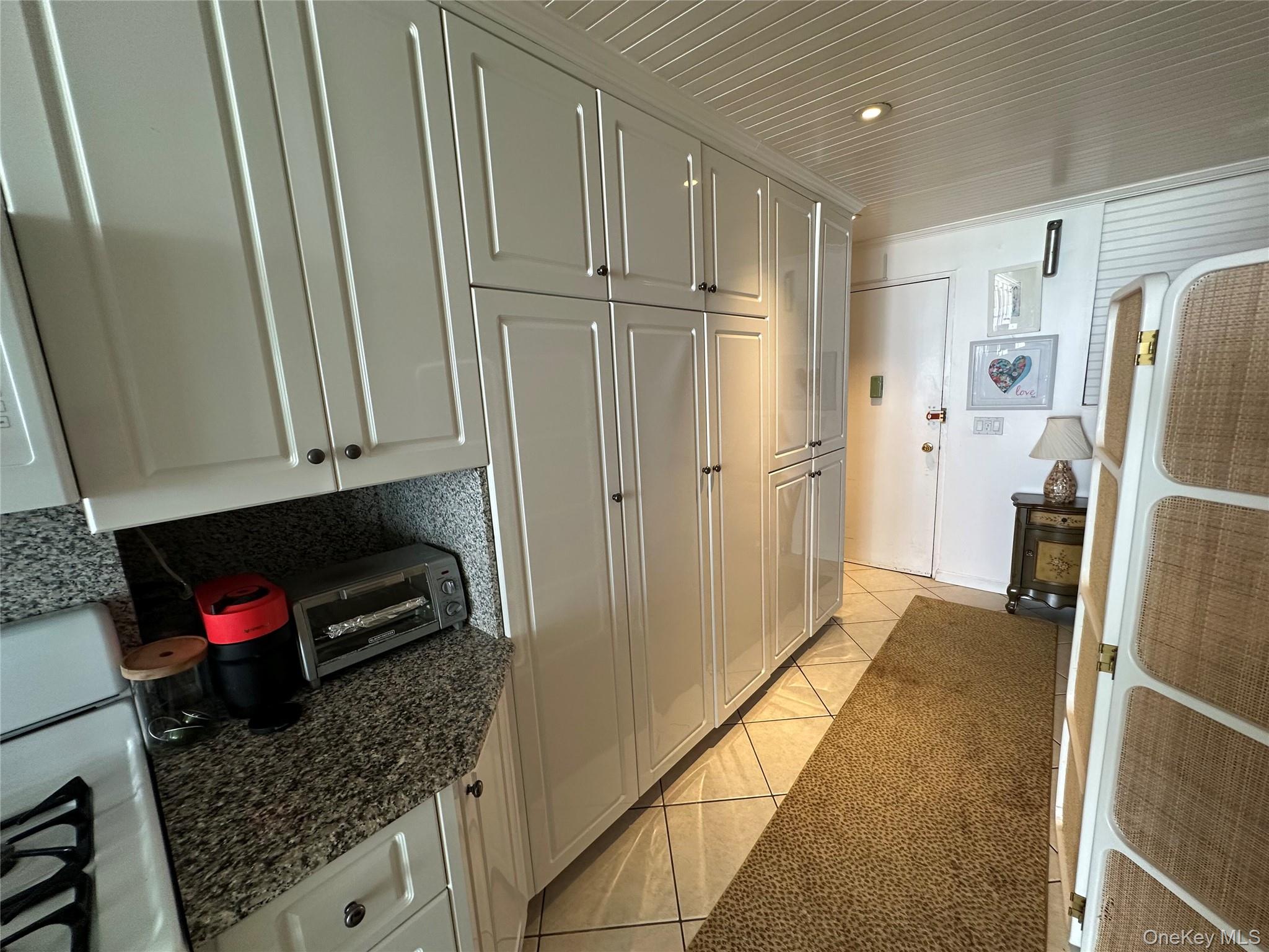 #2 photo, 830 Shore Road, ナッソー郡 Long Beach , NY 11561