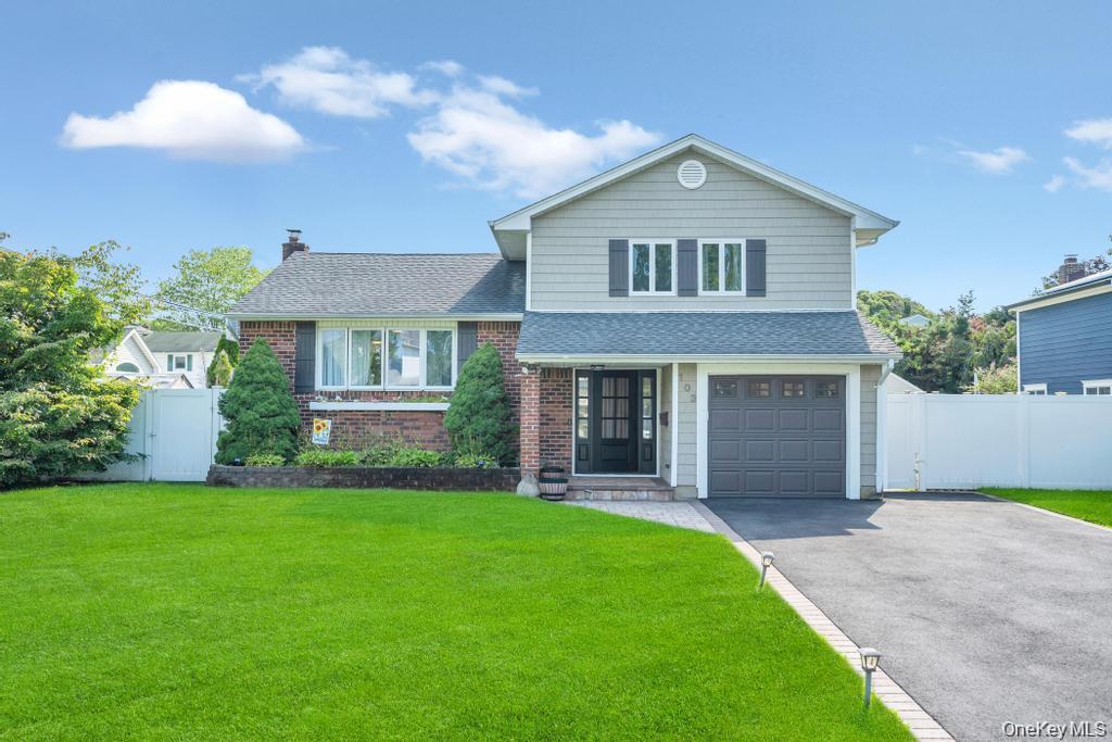 #1 photo, 103 Simmons Drive, 东长岛 东艾斯利普 East Islip , NY 11730