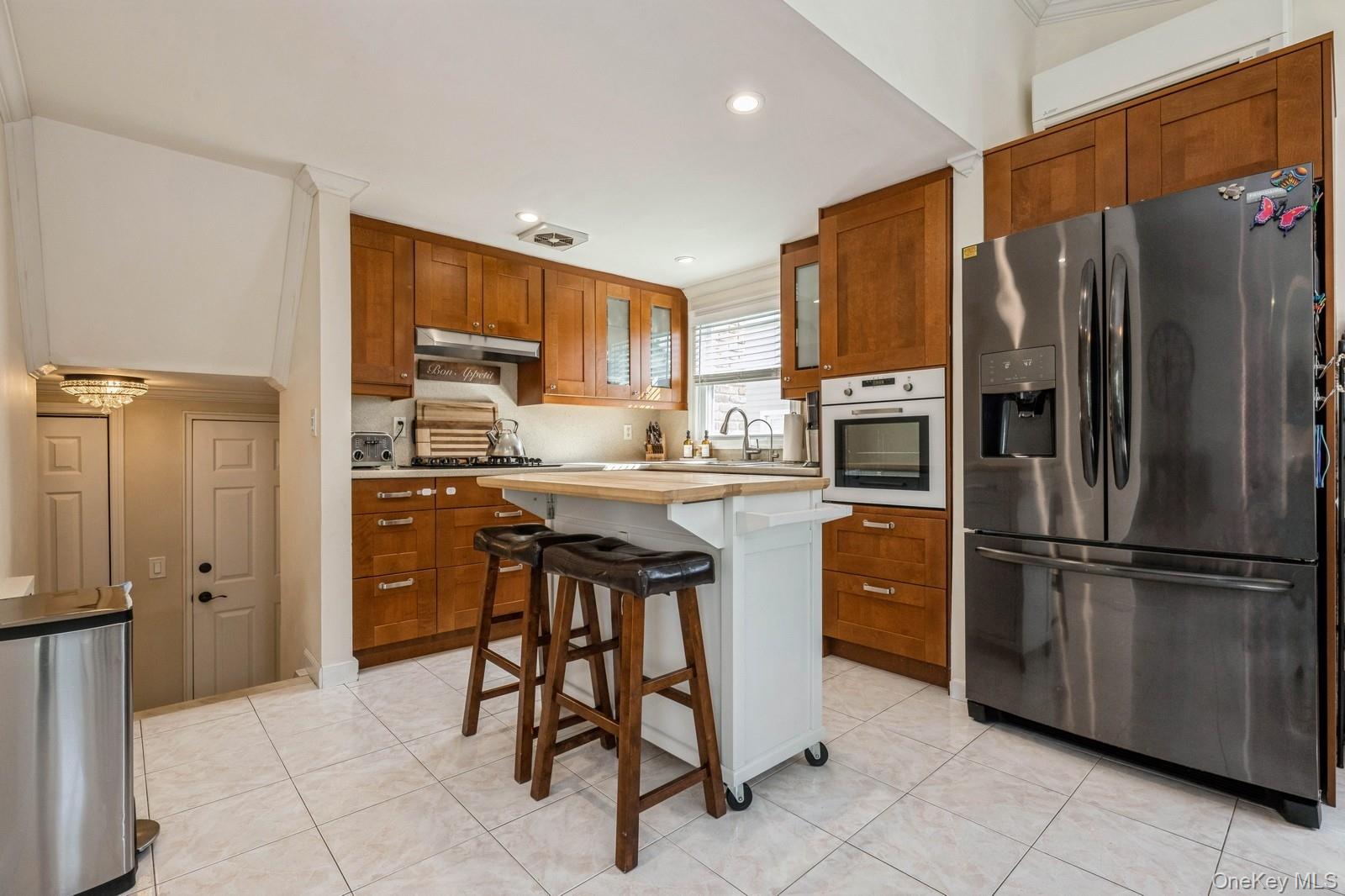 #12 photo, 375 W Windsor Parkway, Oceanside , NY 11572