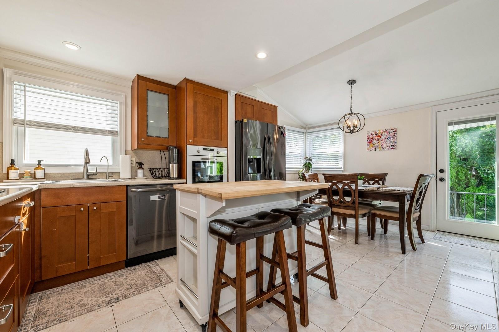 #15 photo, 375 W Windsor Parkway, Oceanside , NY 11572