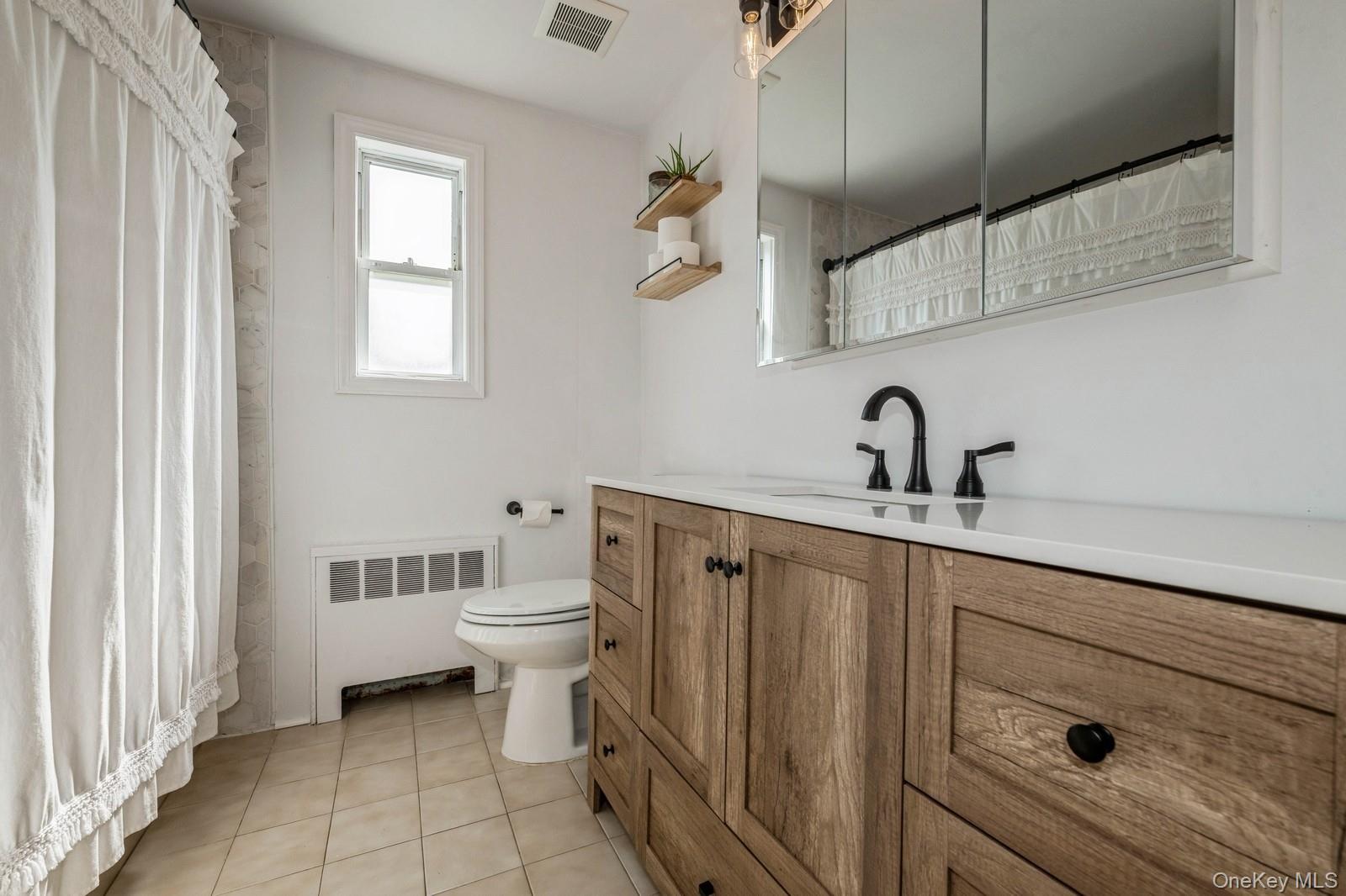 #16 photo, 375 W Windsor Parkway, Oceanside , NY 11572