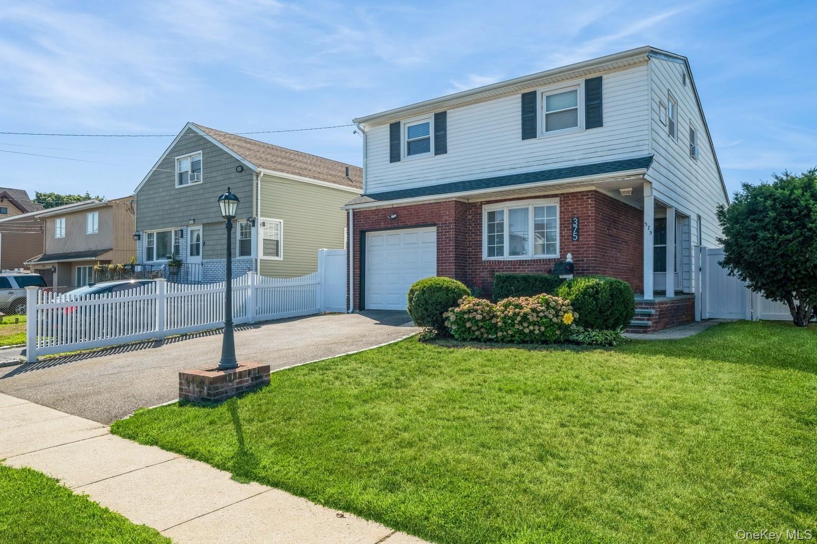 #3 photo, 375 W Windsor Parkway, Oceanside , NY 11572