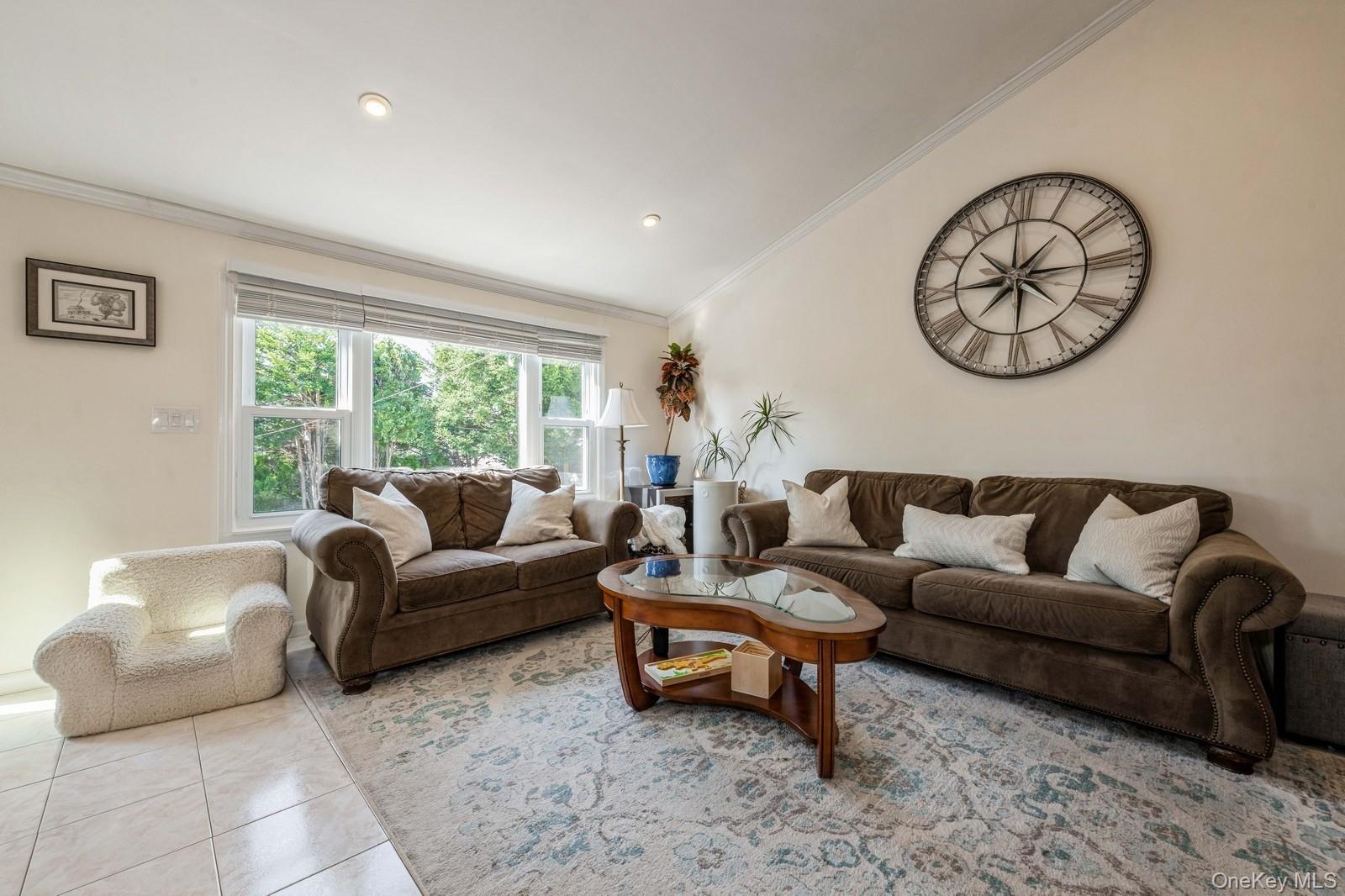 #6 photo, 375 W Windsor Parkway, Oceanside , NY 11572