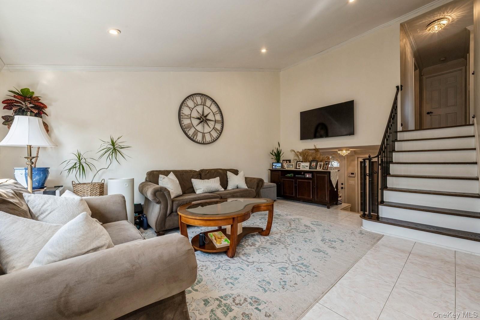 #7 photo, 375 W Windsor Parkway, Oceanside , NY 11572