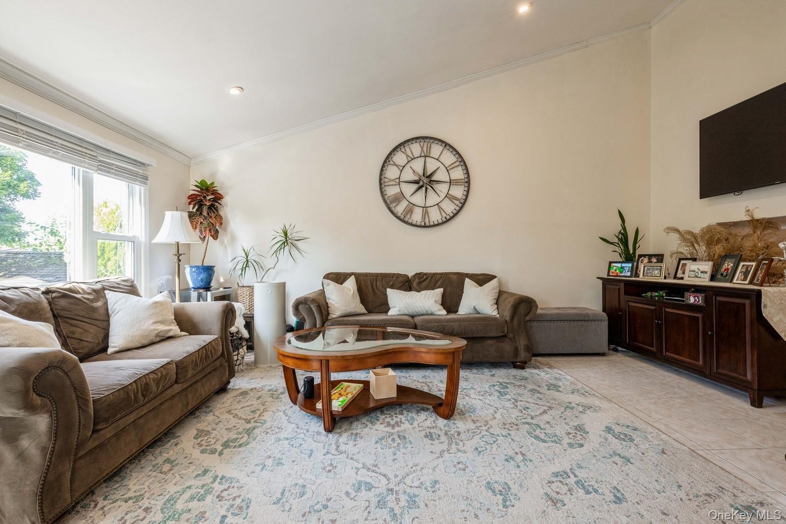 #8 photo, 375 W Windsor Parkway, Oceanside , NY 11572