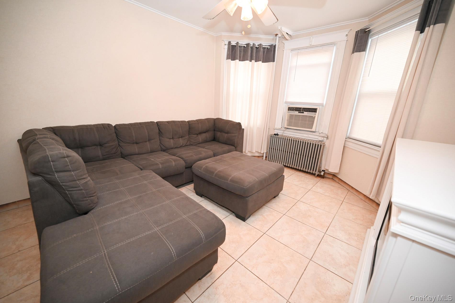 #10 photo, 6060 Flushing Avenue, クイーンズ区 Maspeth , NY 11378