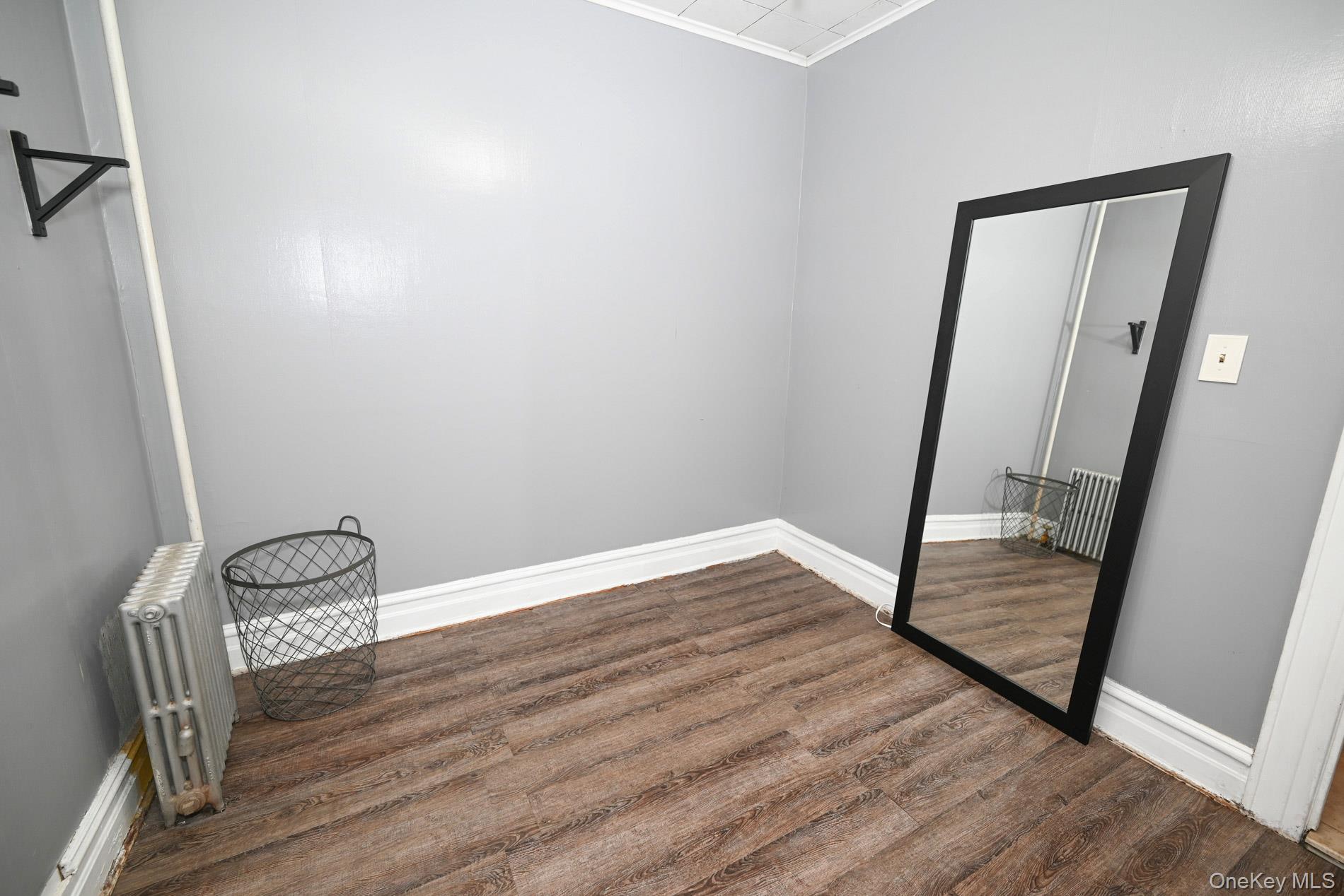 #14 photo, 6060 Flushing Avenue, クイーンズ区 Maspeth , NY 11378