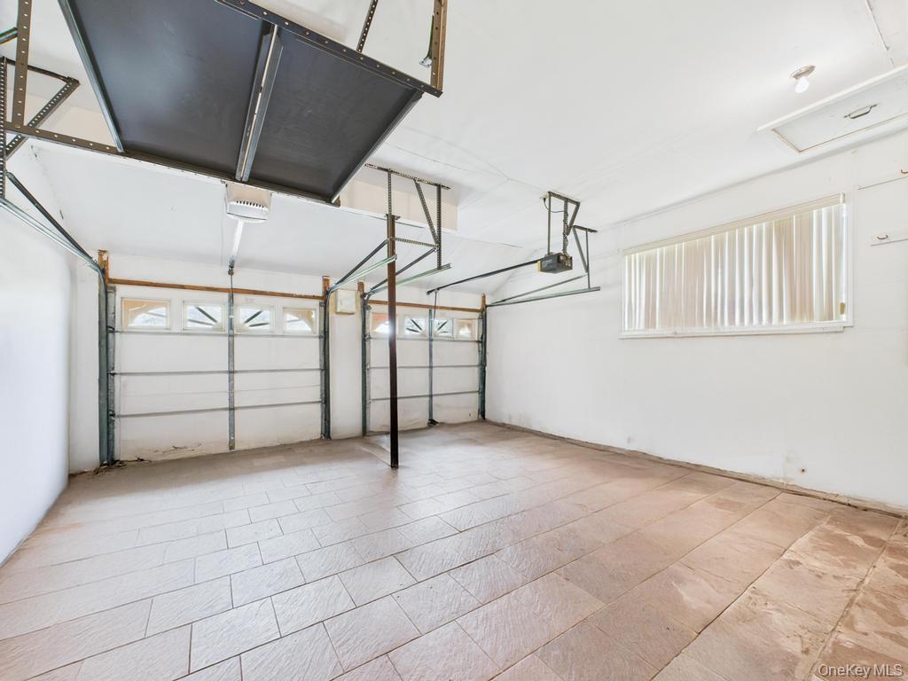 #18 photo, 10 Cori Lane, Bohemia , NY 11716