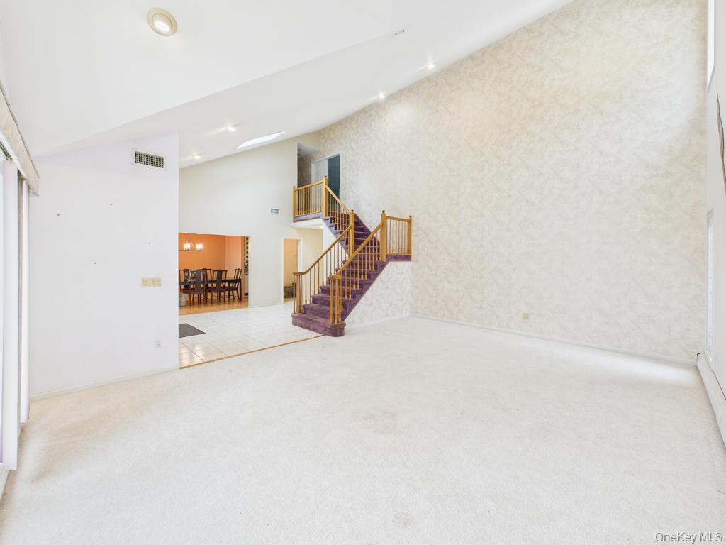 #4 photo, 10 Cori Lane, Bohemia , NY 11716