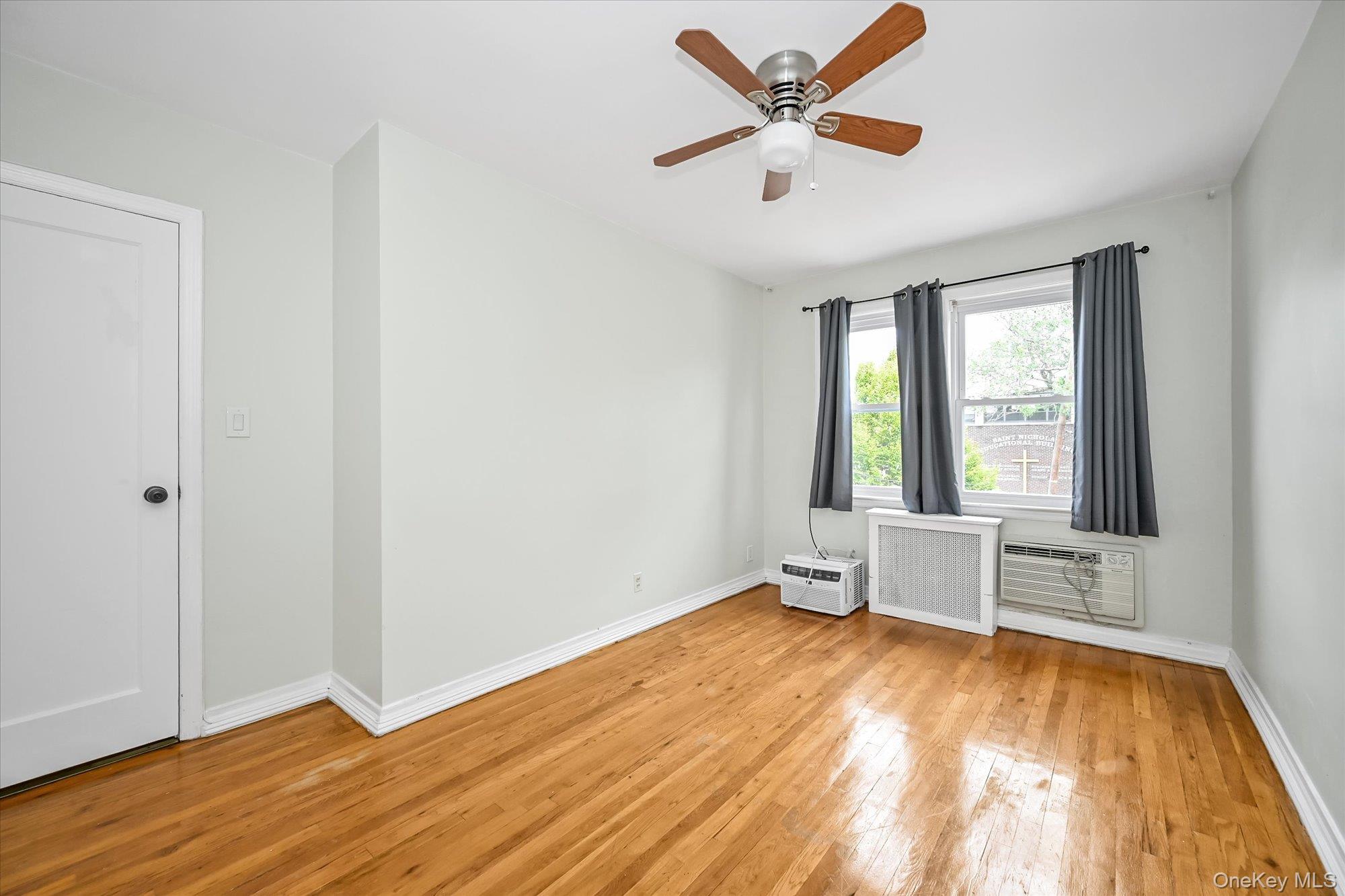 #11 photo, 4320 196th Street, クイーンズ区 Flushing , NY 11358