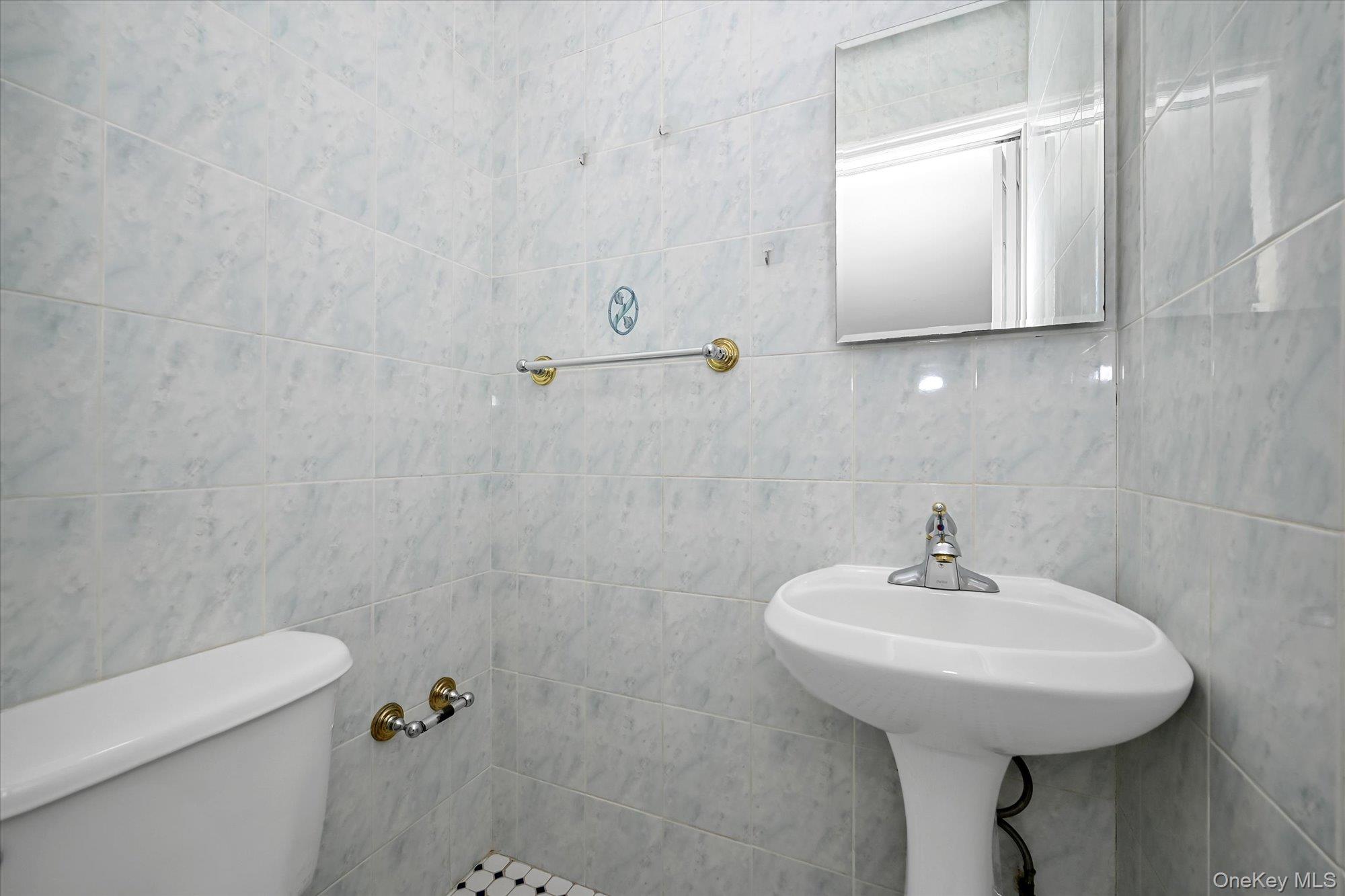 #8 photo, 4320 196th Street, クイーンズ区 Flushing , NY 11358