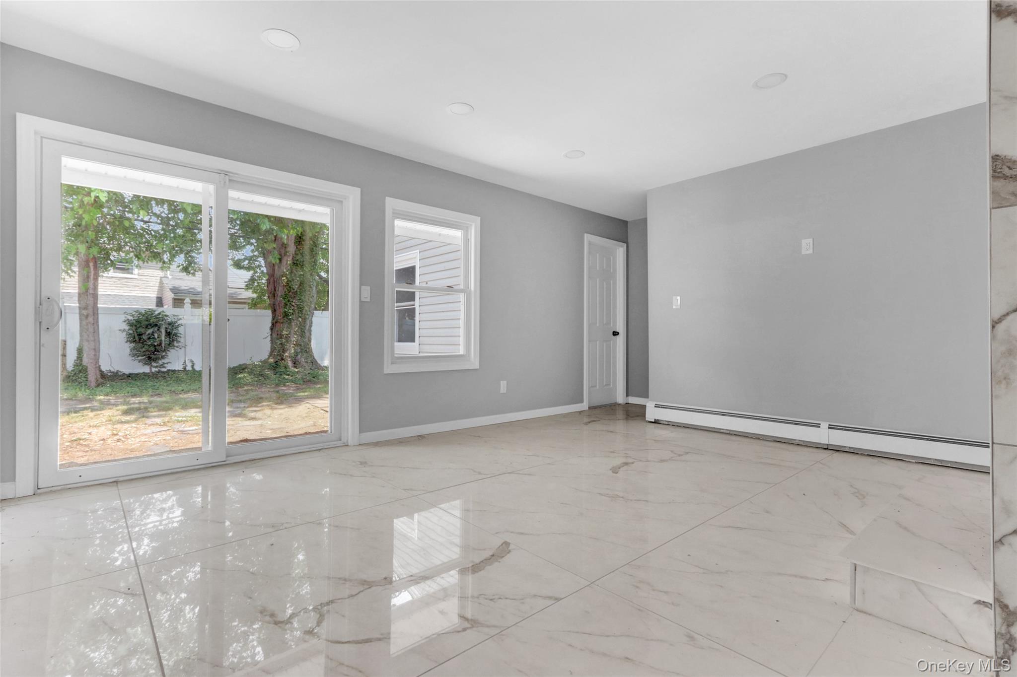 #10 photo, 17 Windmill Lane, ナッソー郡 Levittown , NY 11756