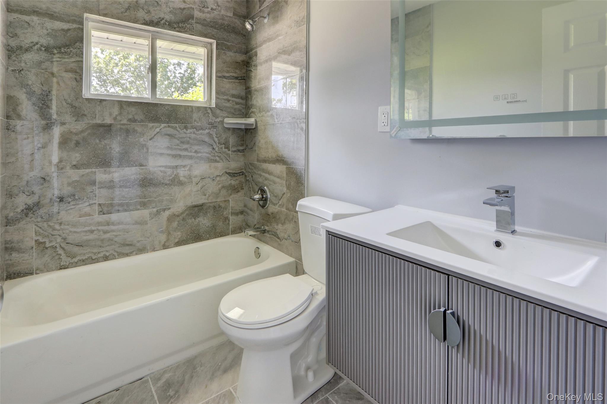 #8 photo, 17 Windmill Lane, ナッソー郡 Levittown , NY 11756