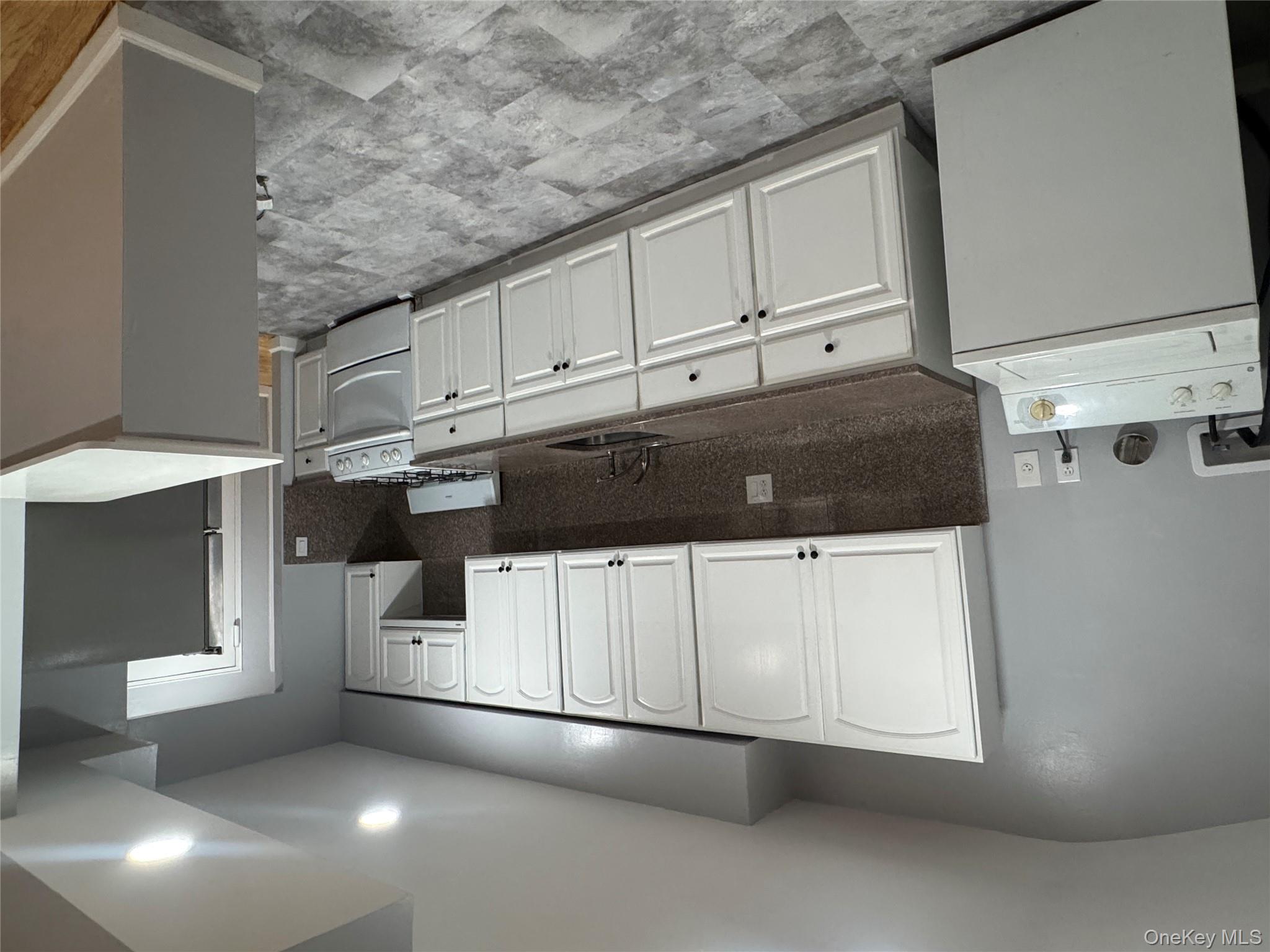 #4 photo, 59-43 174th Street, クイーンズ区 Fresh Meadows , NY 11365