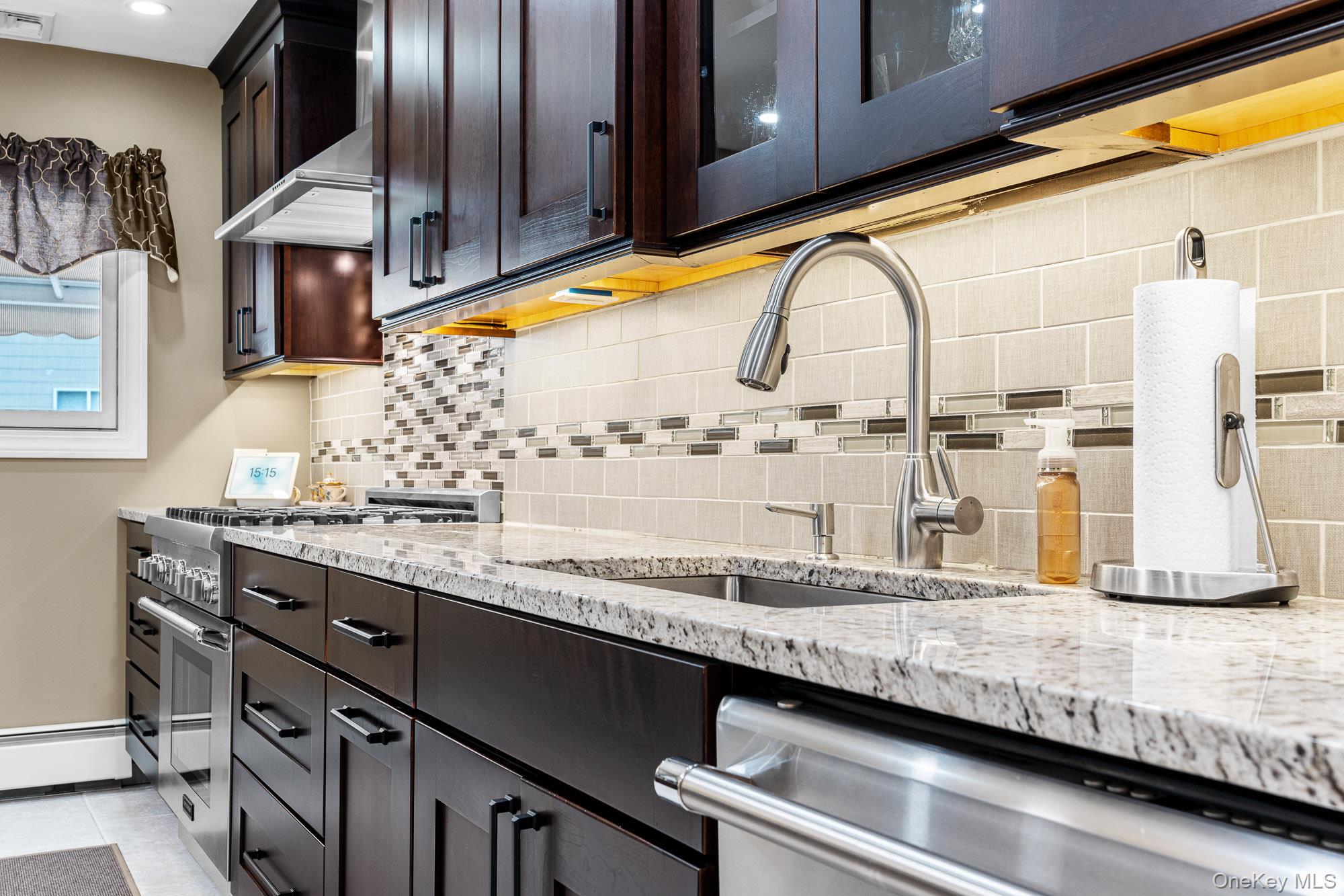 #12 photo, 49 Dorchester Road, サフォーク郡 Smithtown , NY 11787