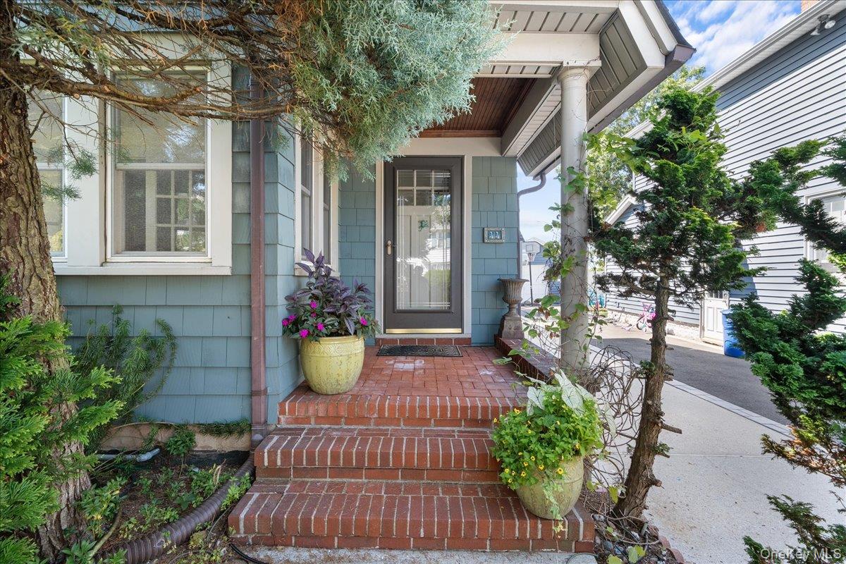 #1 photo, 44 Madison Street, Lynbrook , NY 11563