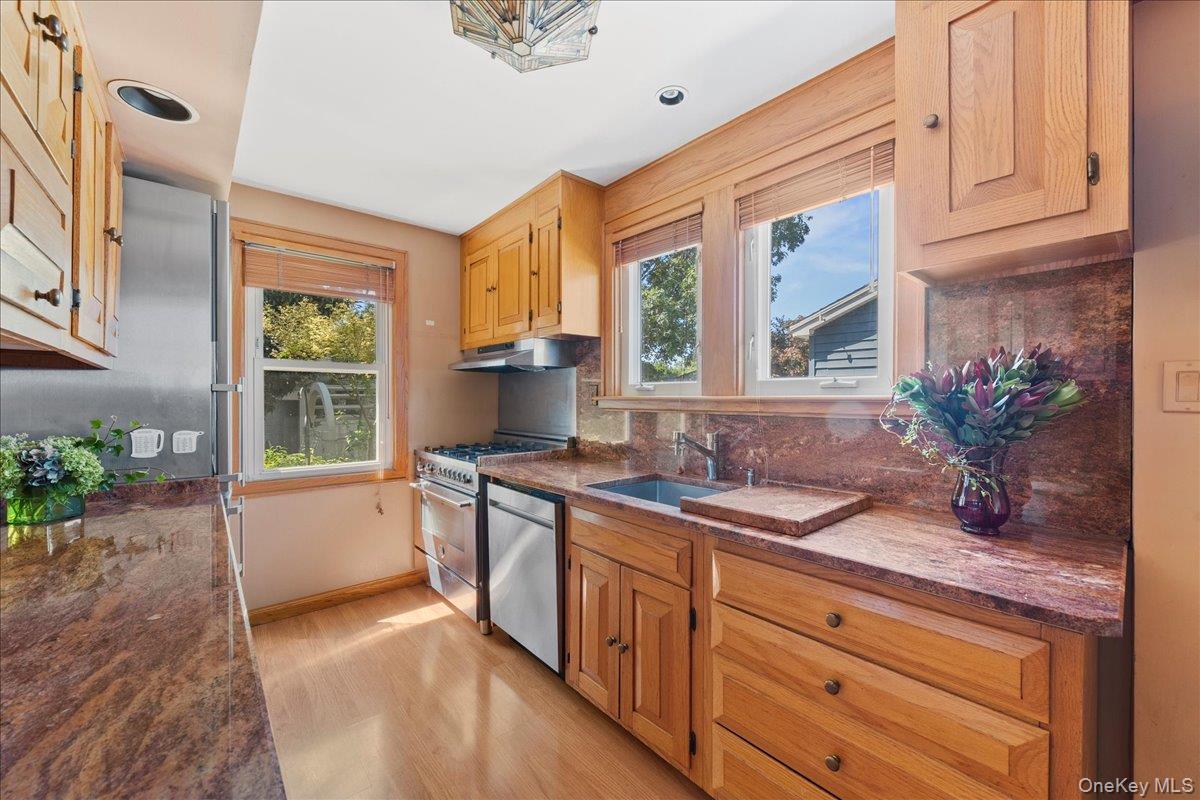 #19 photo, 44 Madison Street, নাসাউ কাউন্টি Lynbrook , NY 11563