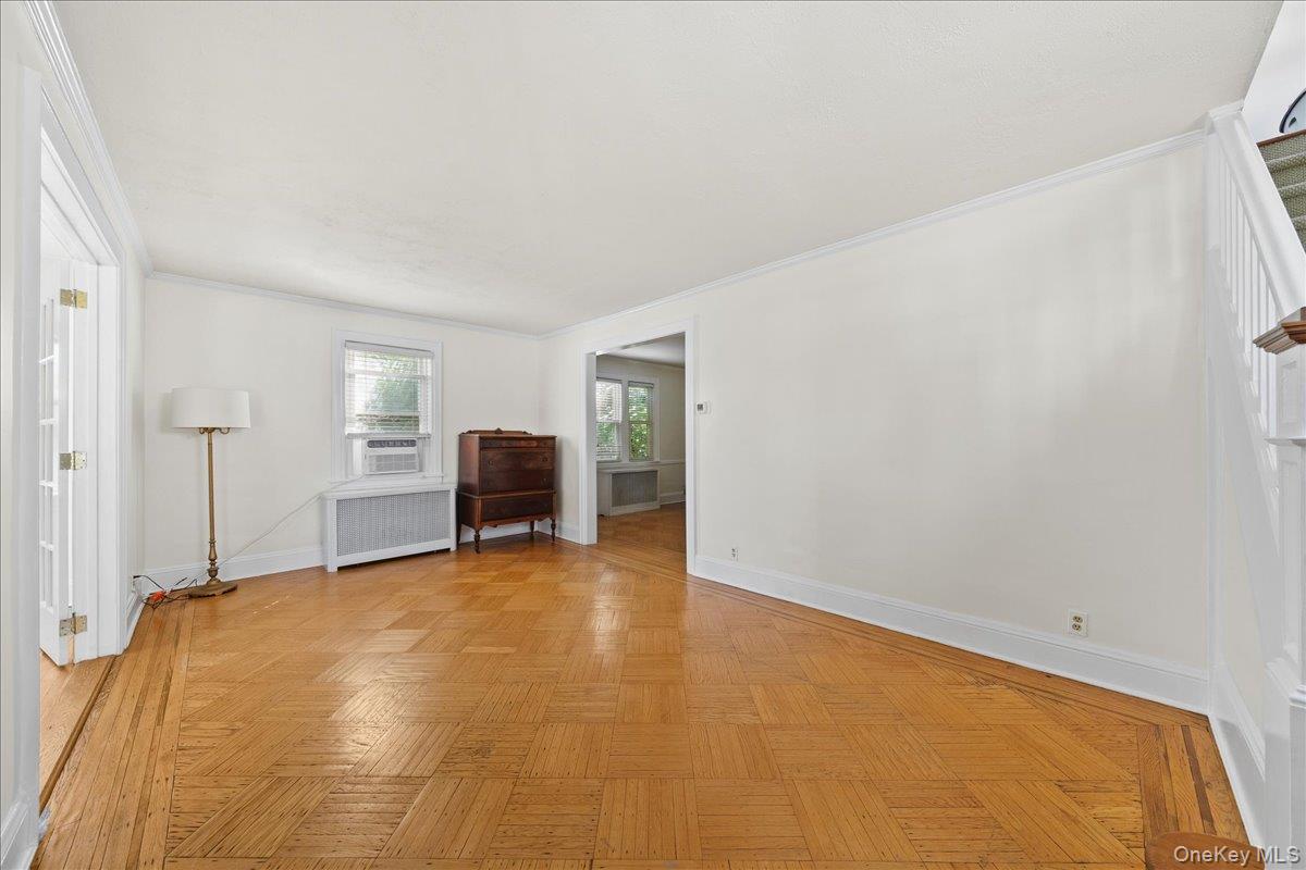 #8 photo, 44 Madison Street, নাসাউ কাউন্টি Lynbrook , NY 11563