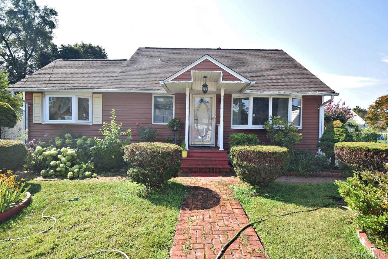 #1 photo, 14 E Walnut Street, Central Islip , NY 11722