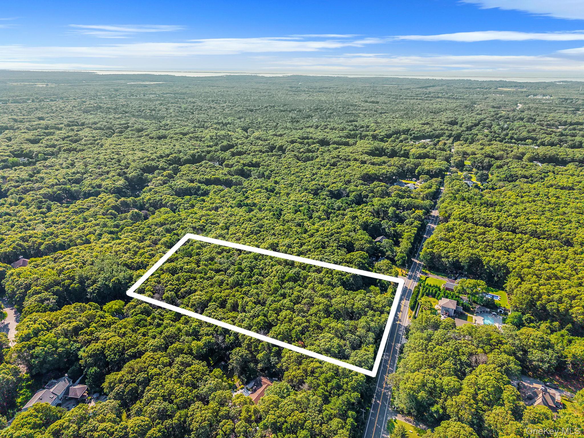 #20 photo, 200 Wading River Road, サフォーク郡 Manorville , NY 11949