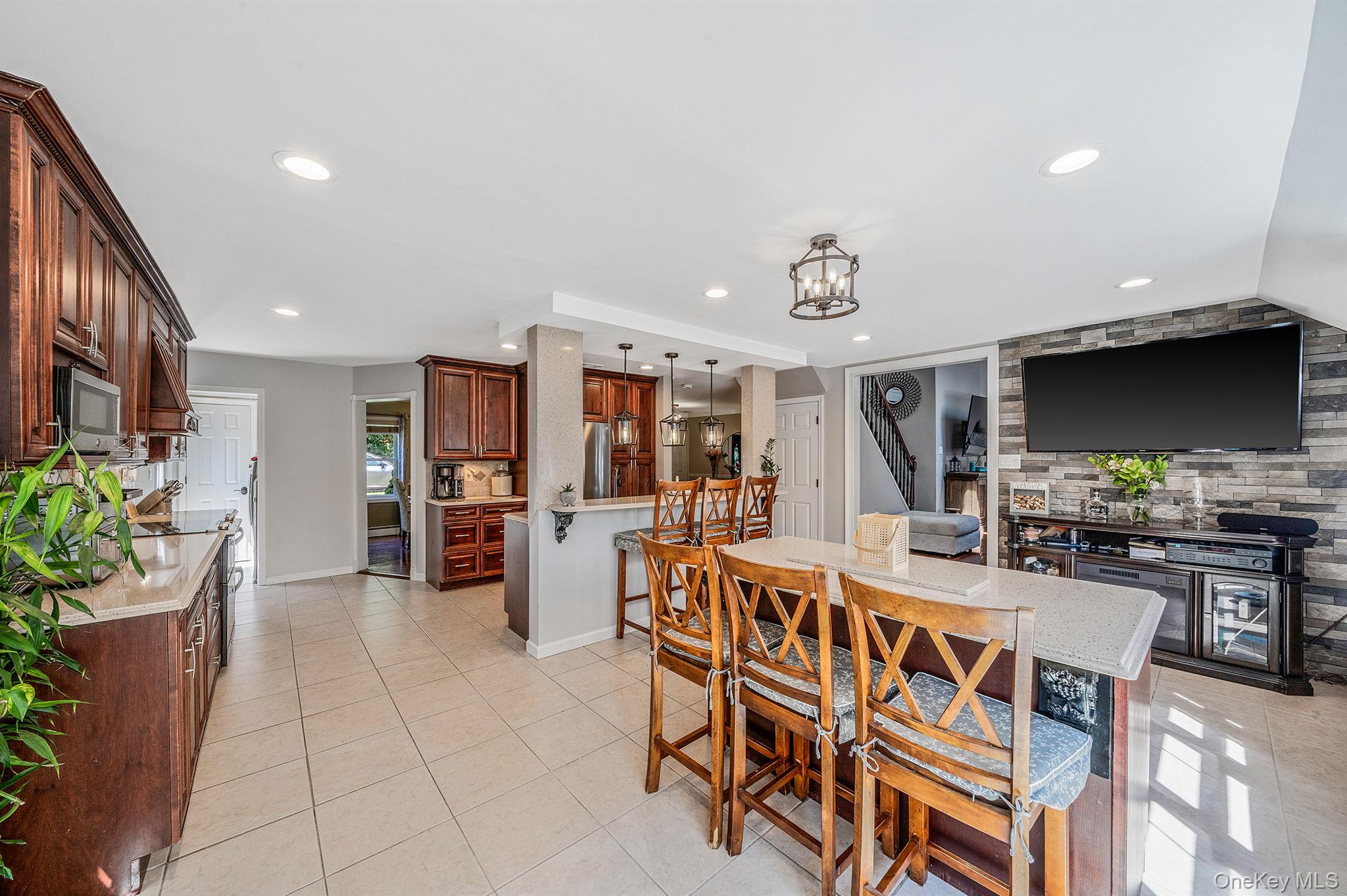 #13 photo, 23 Woodbine Street, サフォーク郡 Coram , NY 11727