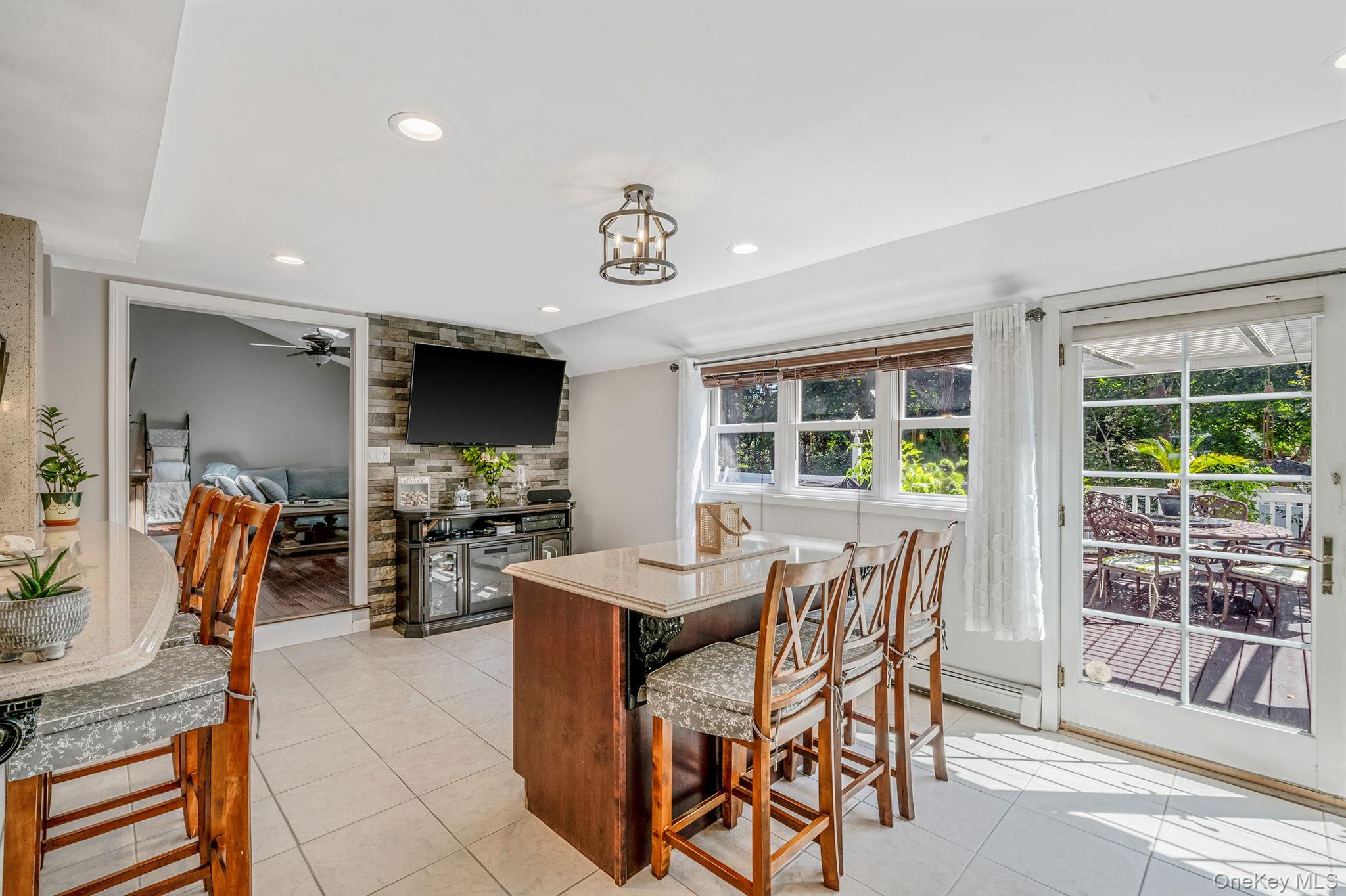 #14 photo, 23 Woodbine Street, サフォーク郡 Coram , NY 11727