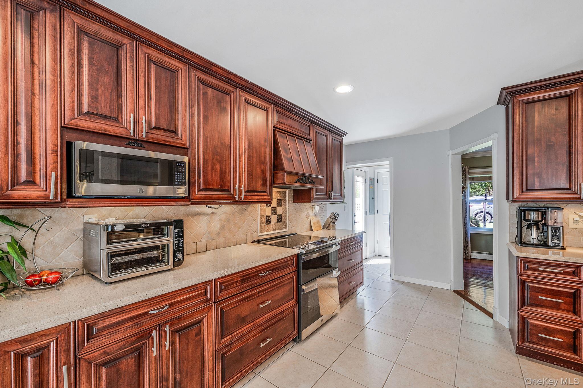 #15 photo, 23 Woodbine Street, サフォーク郡 Coram , NY 11727