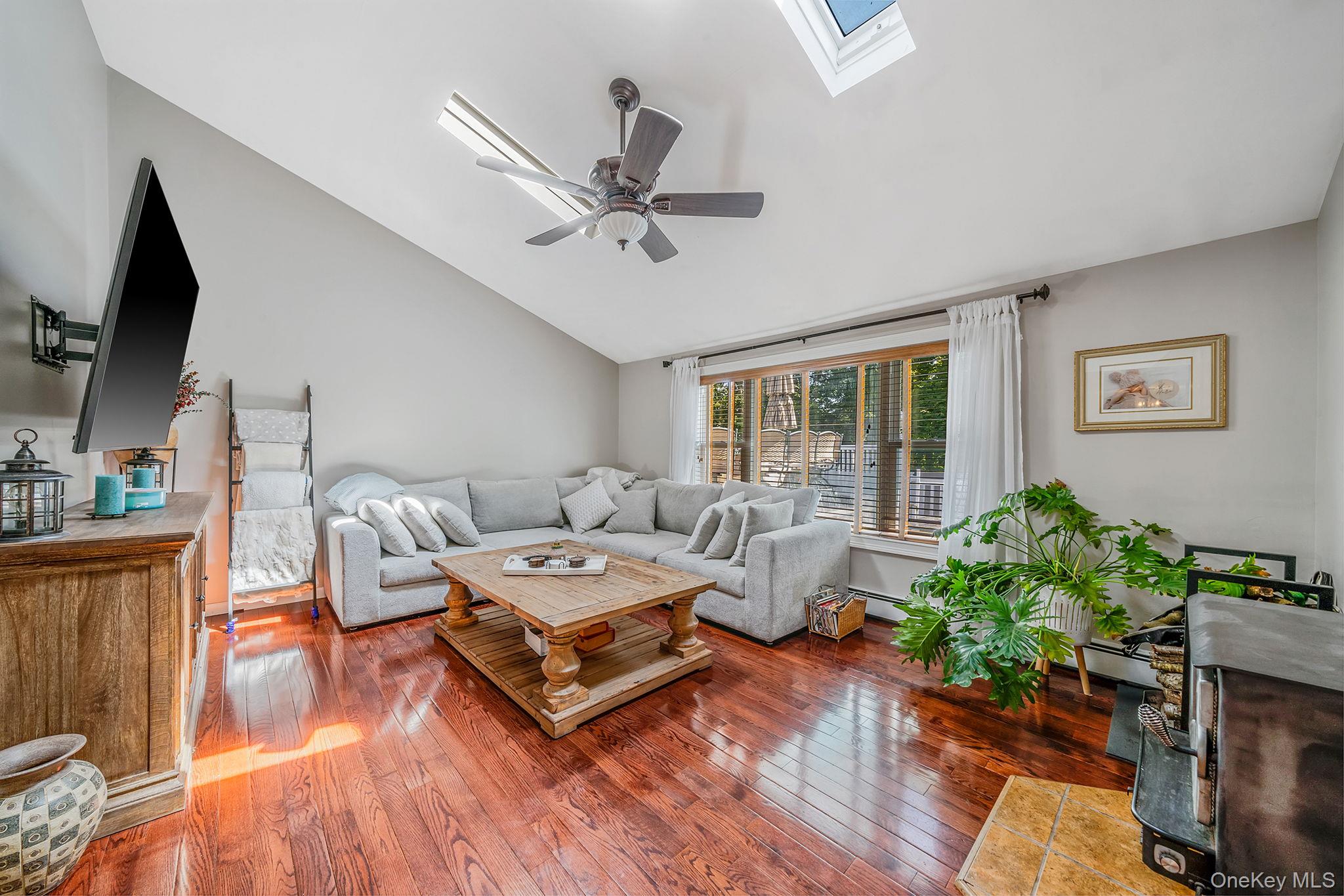 #18 photo, 23 Woodbine Street, サフォーク郡 Coram , NY 11727